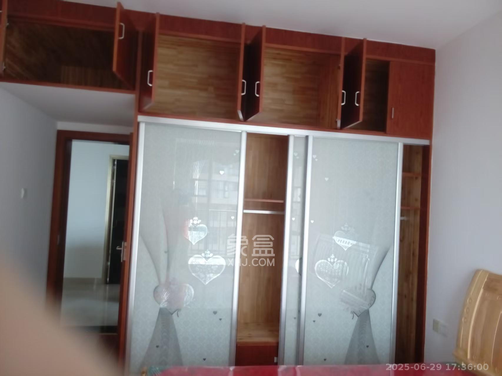 鑫远熙山 4室2厅2卫 2700.0元/月 鑫远熙山 4室2厅2卫 2700.0元/月室内图