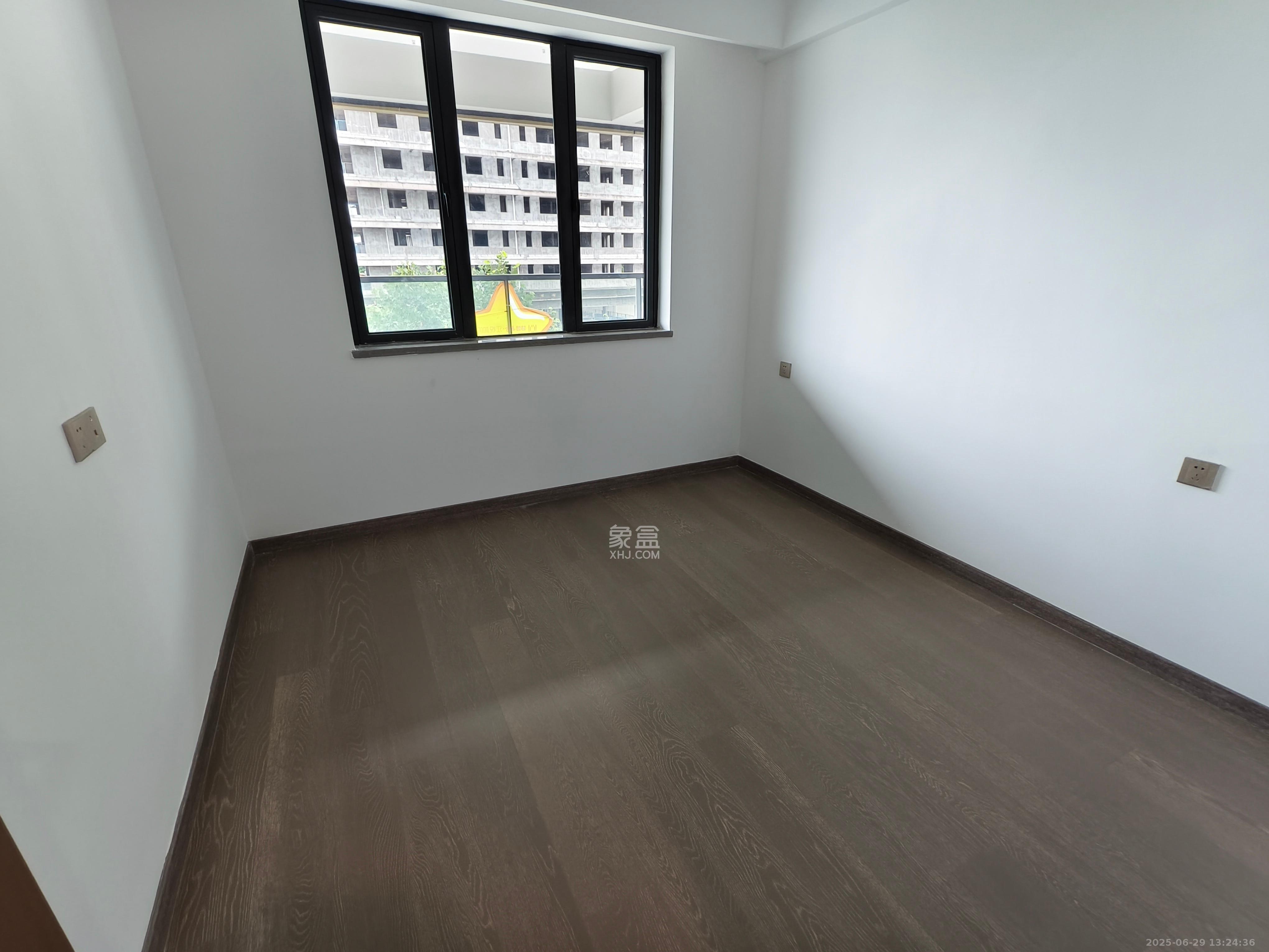 江悦和鸣  4室2厅2卫   5800.00元/月室内图