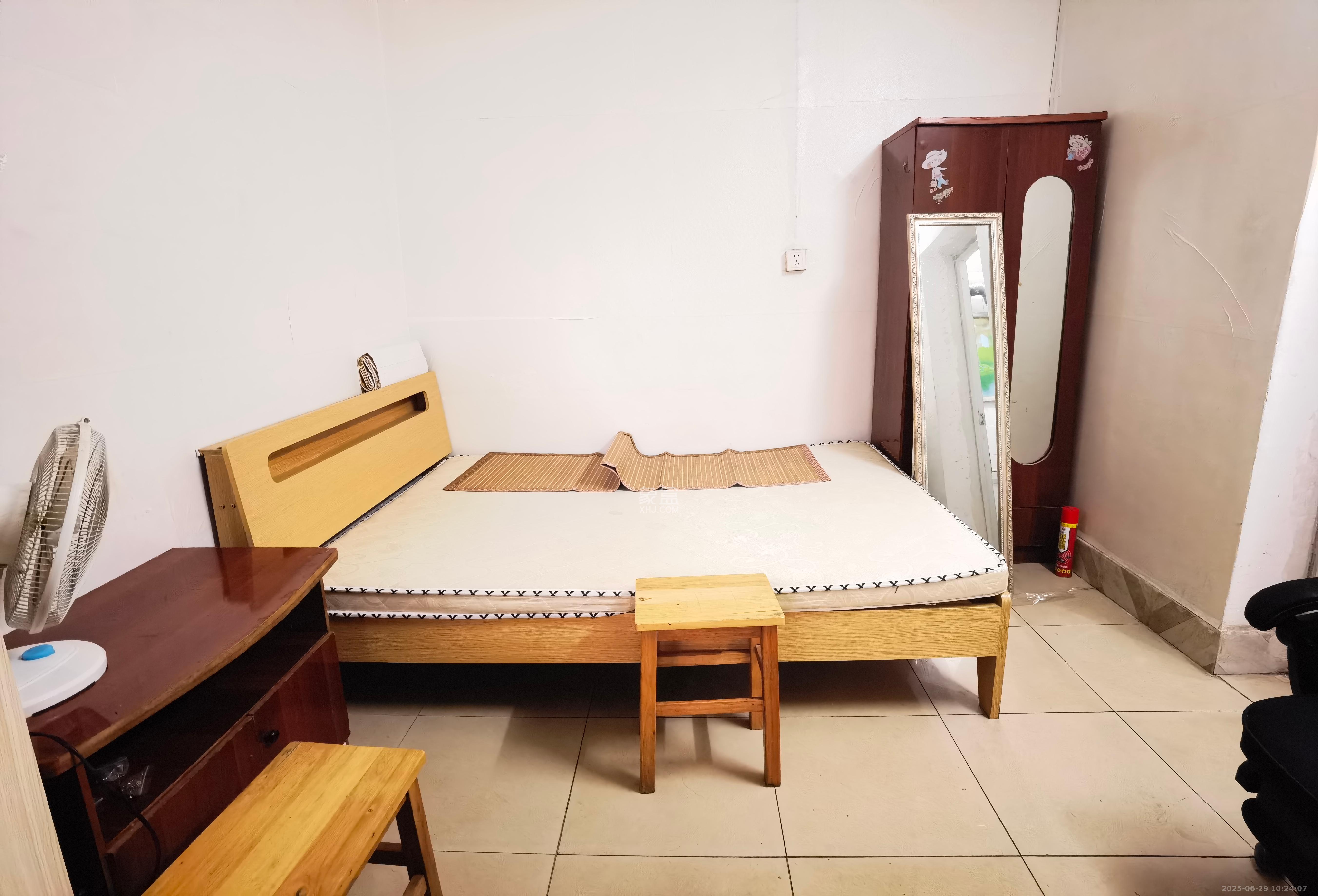 文艺新村  1室1厅1卫   1000.00元/月