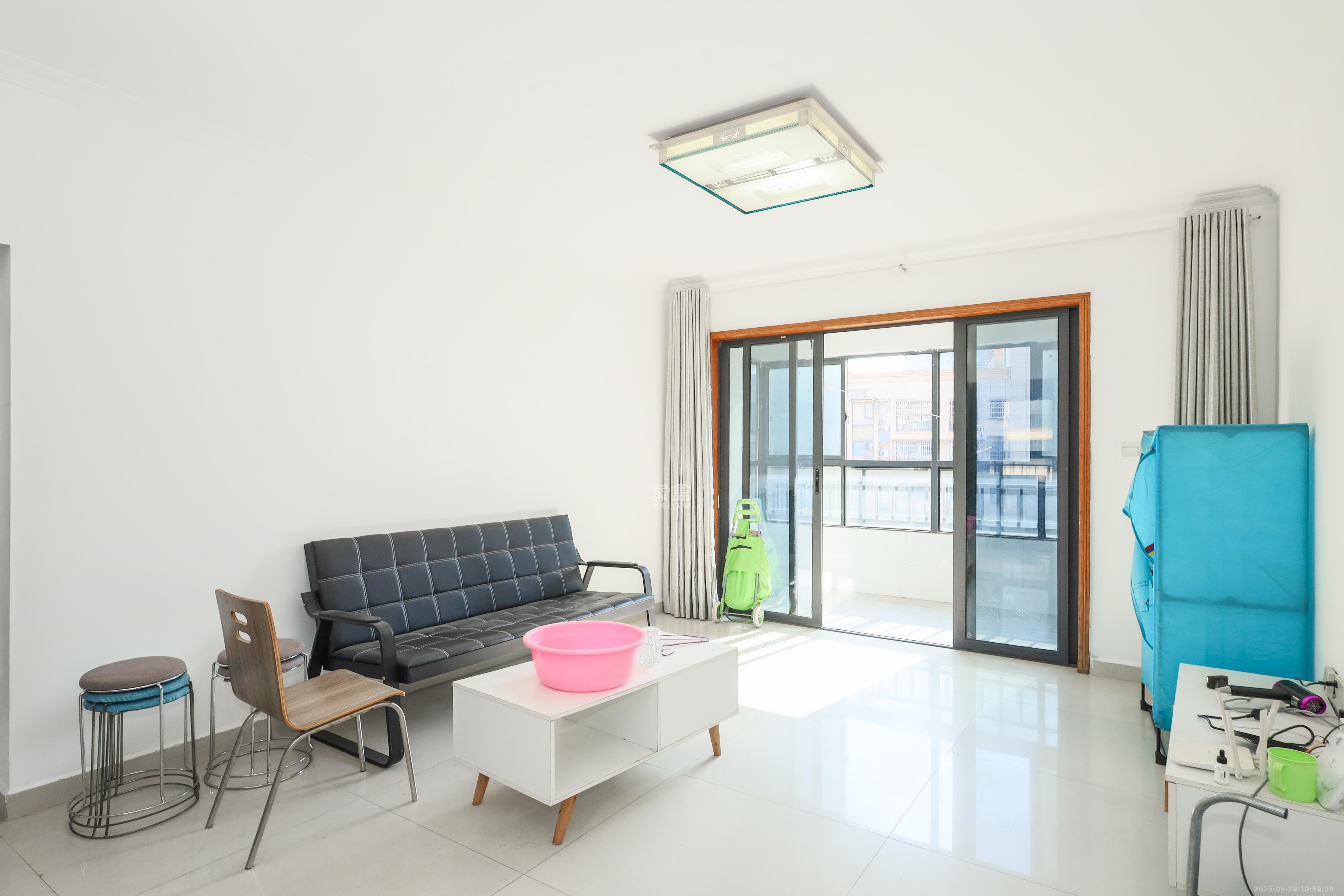 保利麓谷林语A区 3室2厅1卫 2200.0元/月 保利麓谷林语A区 3室2厅1卫 2200.0元/月室内图