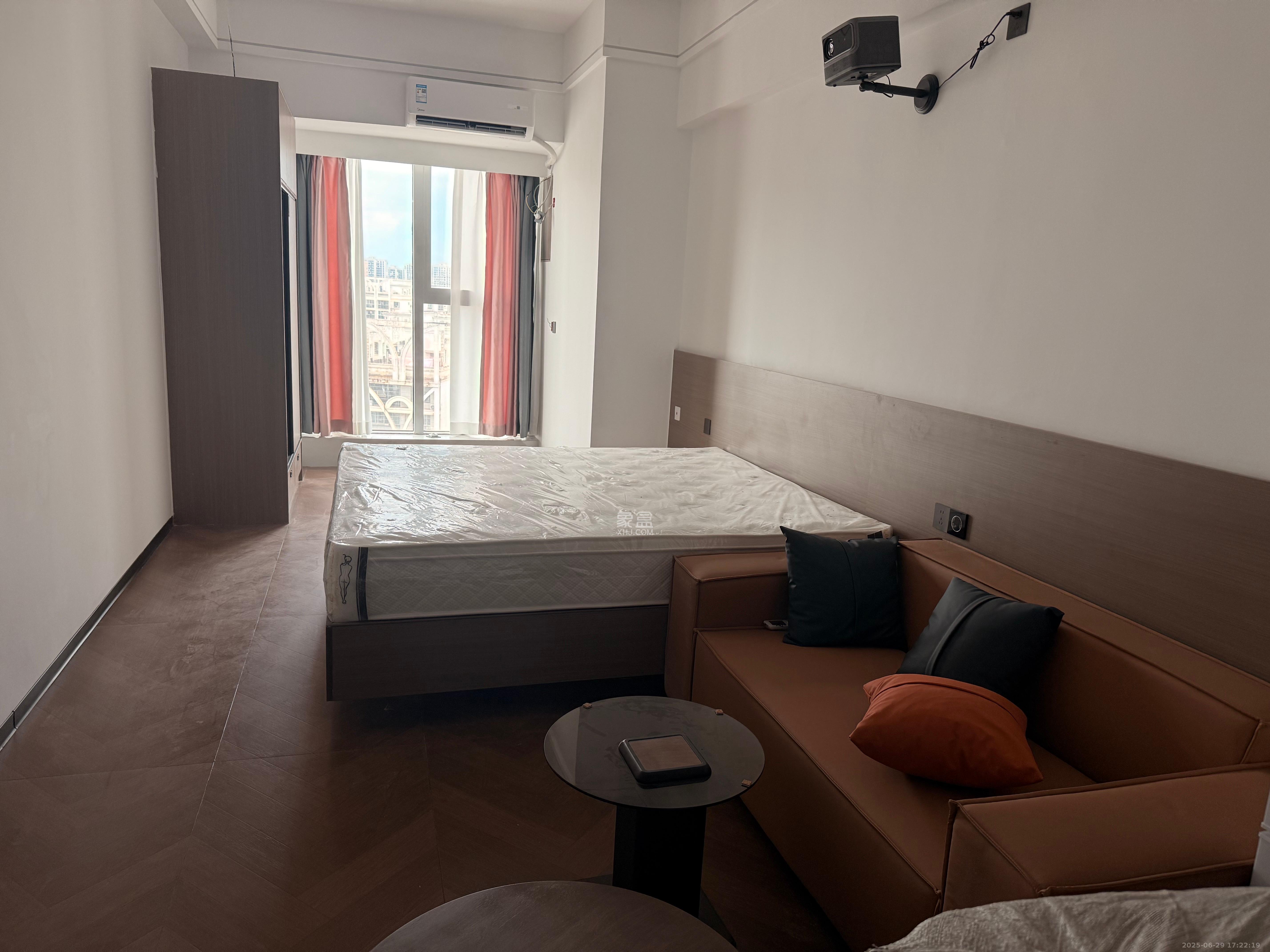 恒大誉府(融誉商业中心)  1室0厅0卫    1800.0元/月 恒大誉府(融誉商业中心)  1室0厅0卫    1800.0元/月