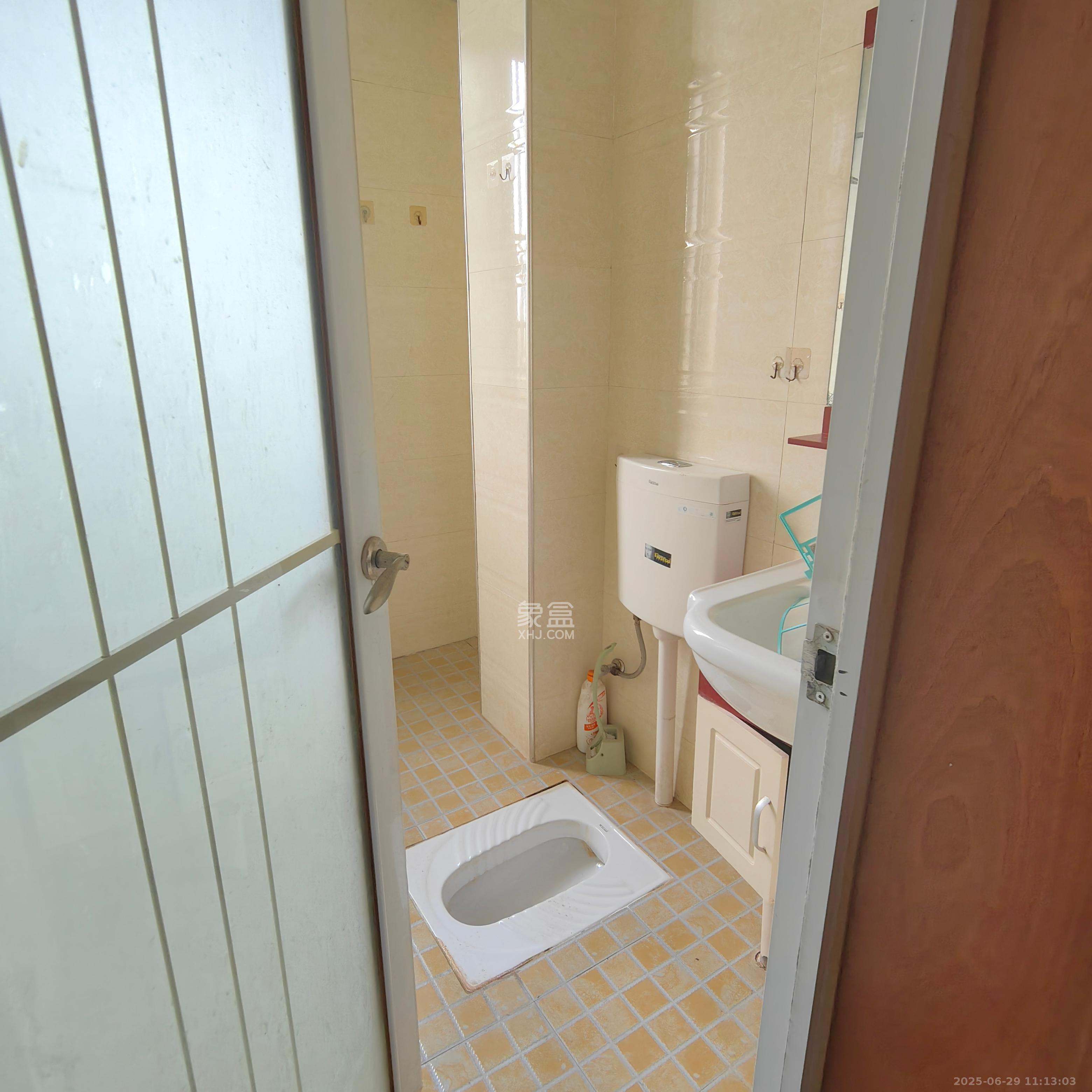 银盘鑫城  4室2厅2卫    1600.0元/月 银盘鑫城  4室2厅2卫    1600.0元/月室内图