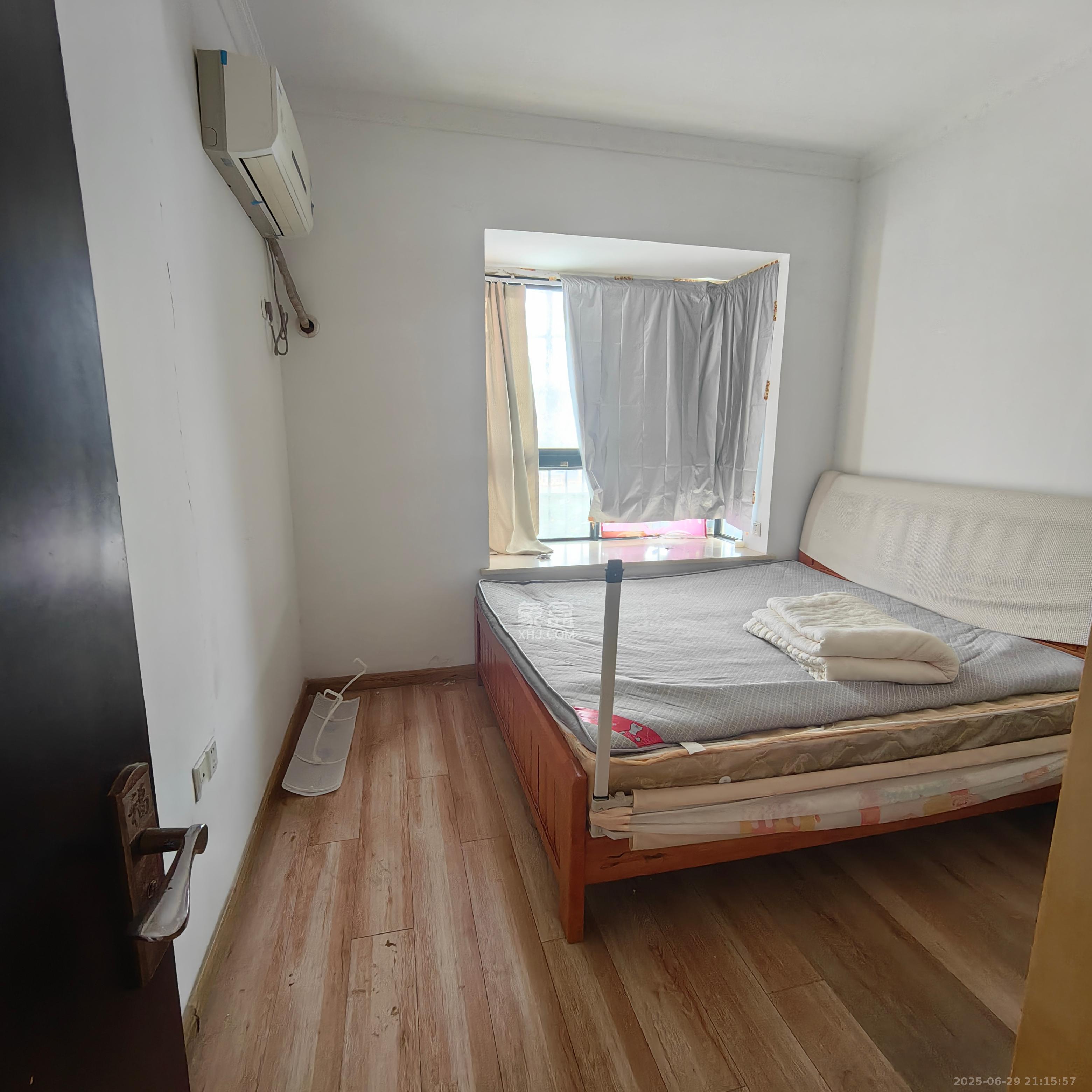 银盘鑫城  2室2厅1卫    1500.0元/月 银盘鑫城  2室2厅1卫    1500.0元/月室内图