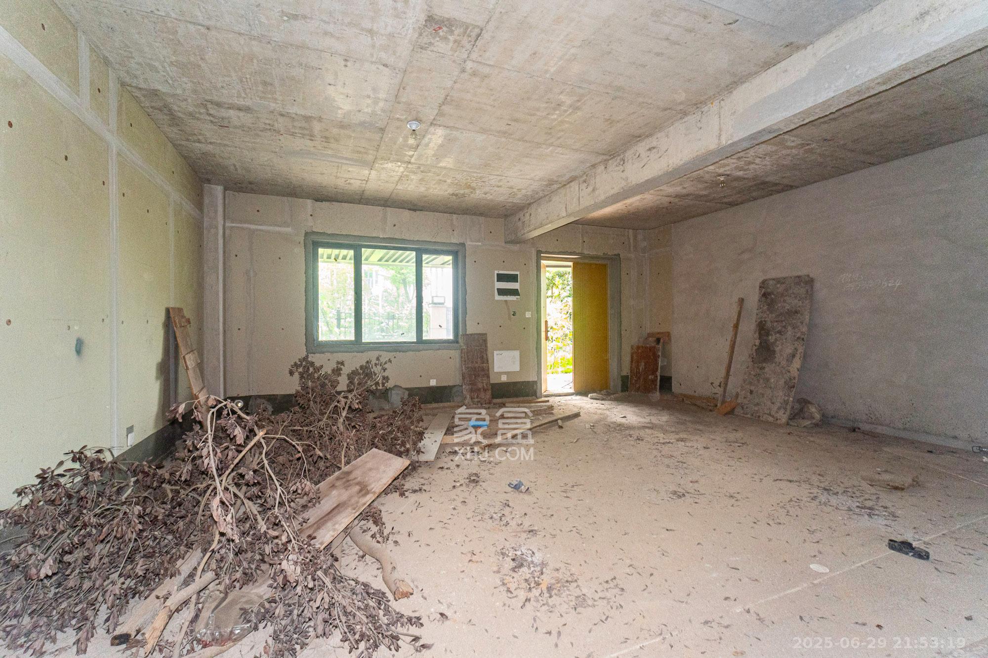 福天星中心(福天星雅苑) 2室2厅2卫 146.0万 福天星中心(福天星雅苑) 2室2厅2卫 146.0万客厅