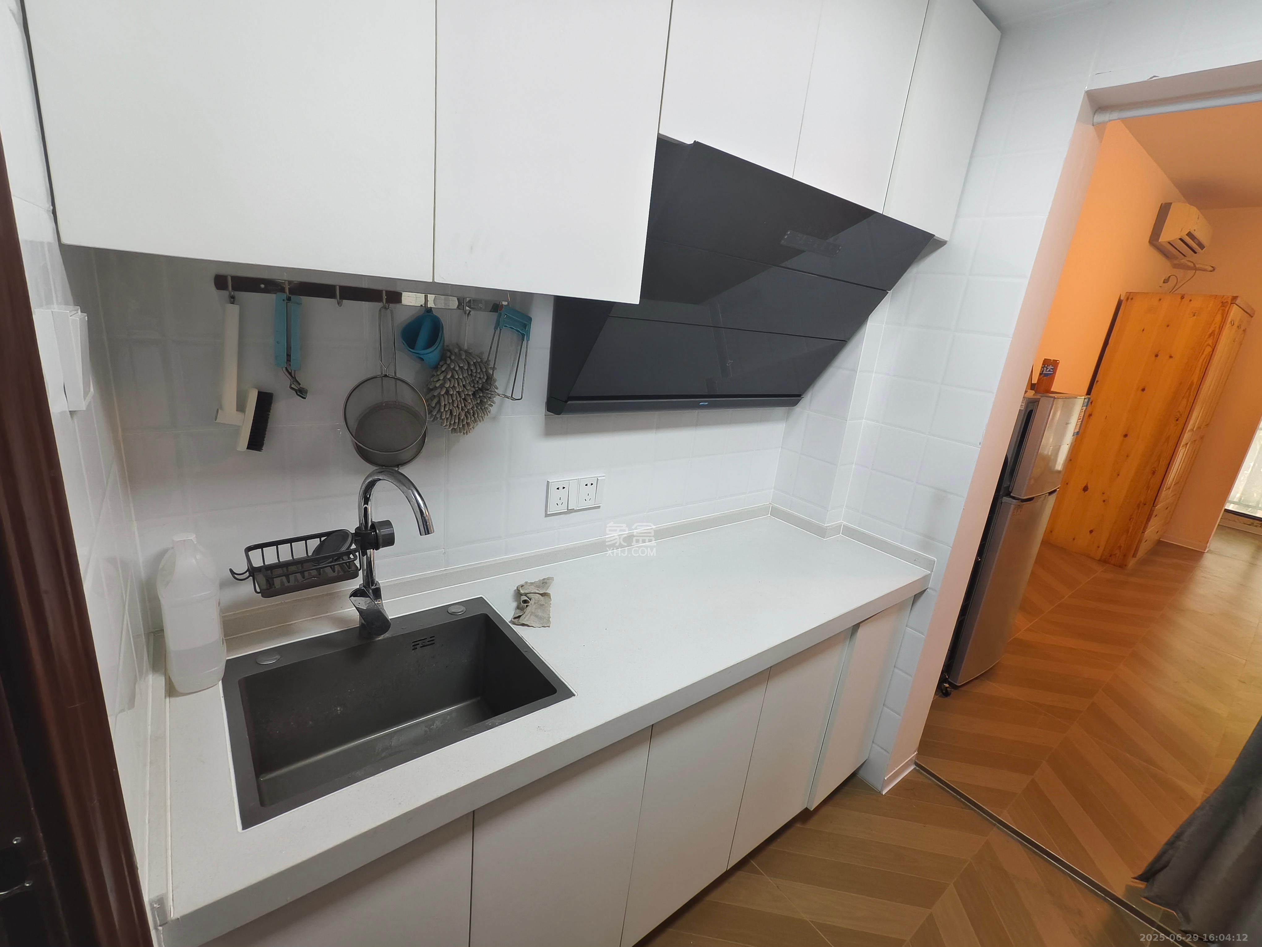 花漾年华(桂花园) 1室1厅1卫 1200.0元/月 花漾年华(桂花园) 1室1厅1卫 1200.0元/月室内图