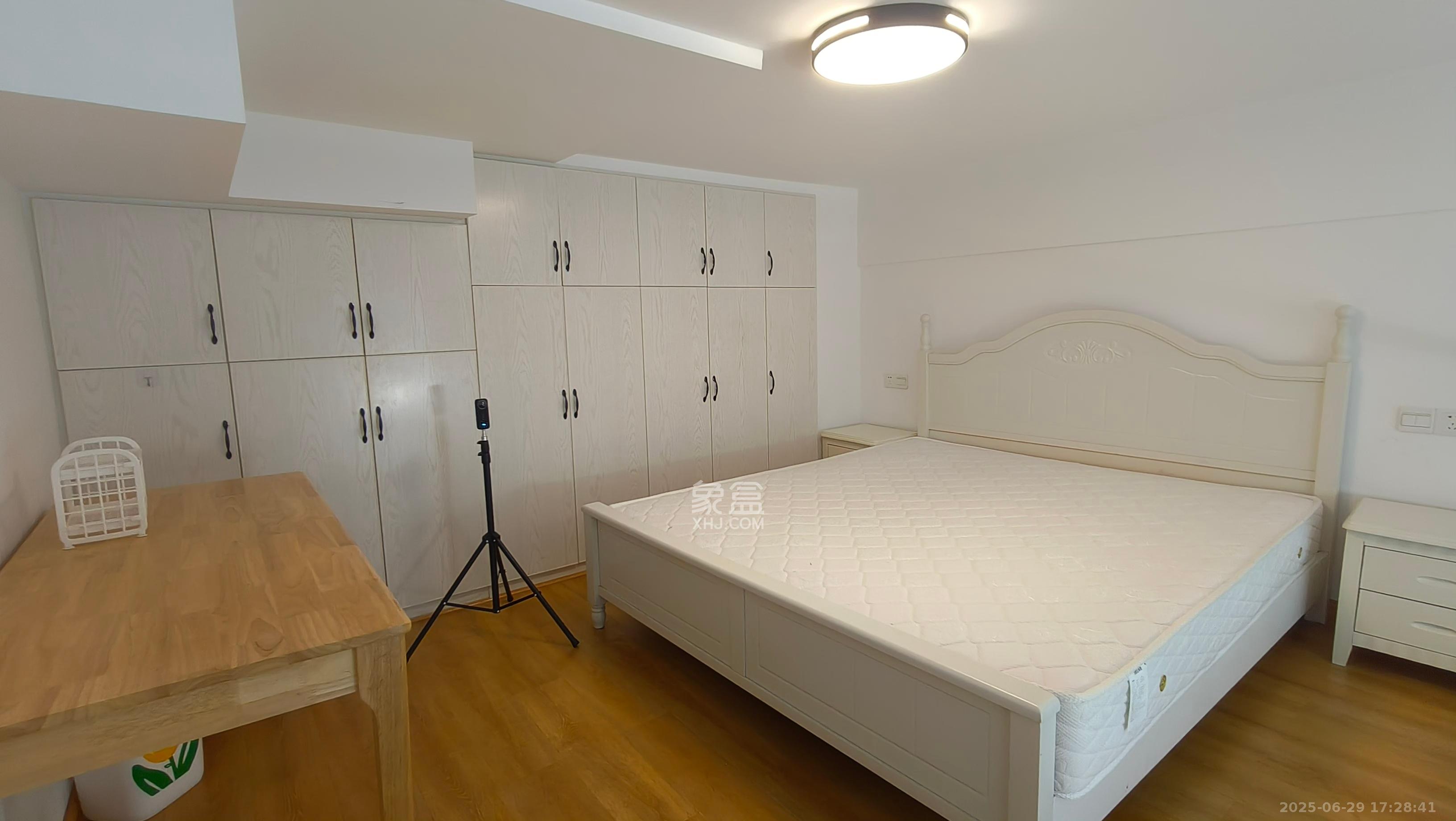 建发中央公园（建发美地）  1室1厅1卫    1800.0元/月室内图