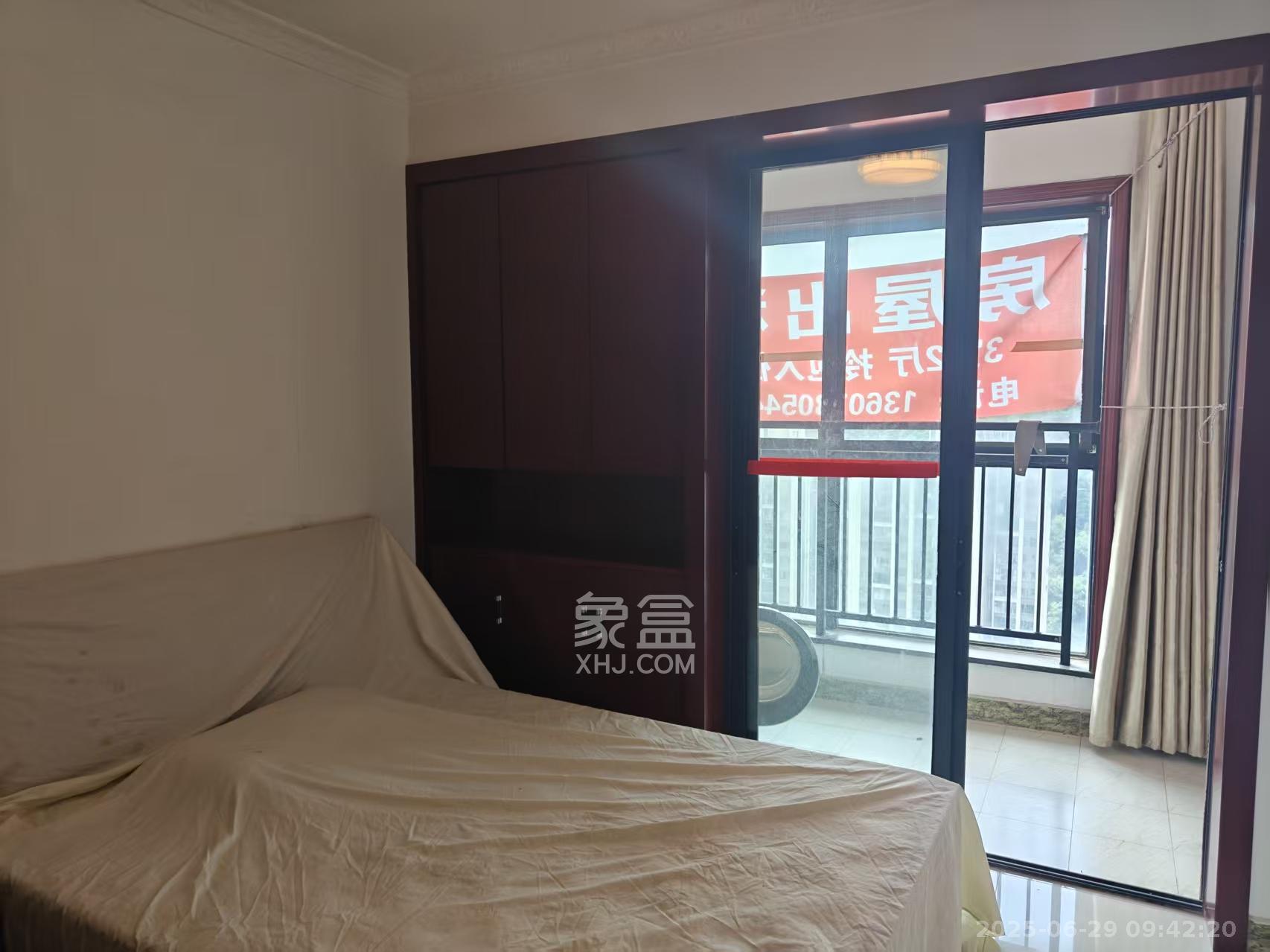 中建麓山和苑  3室2厅1卫    1800.0元/月室内图