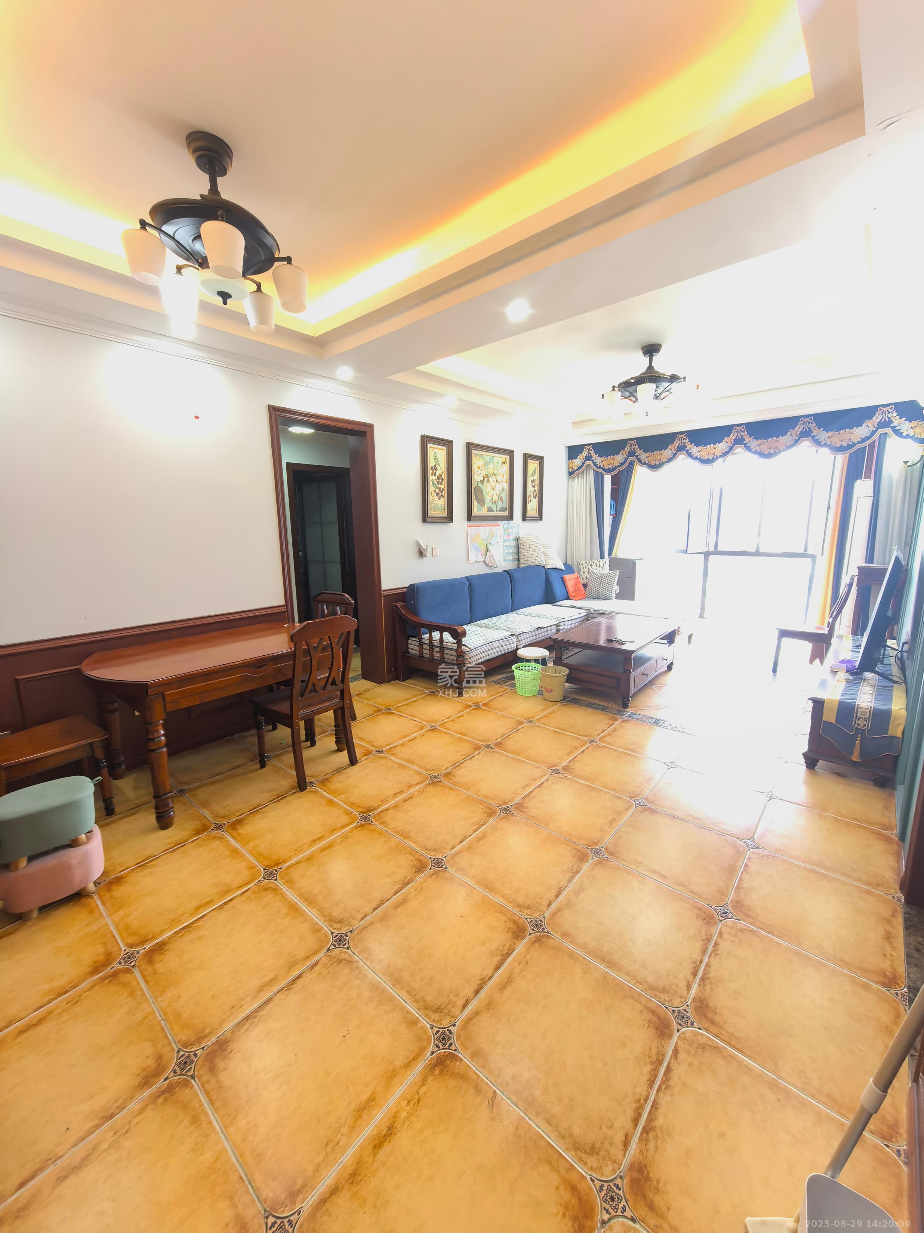 盘龙御和园 3室2厅2卫 2500.0元/月 盘龙御和园 3室2厅2卫 2500.0元/月室内图