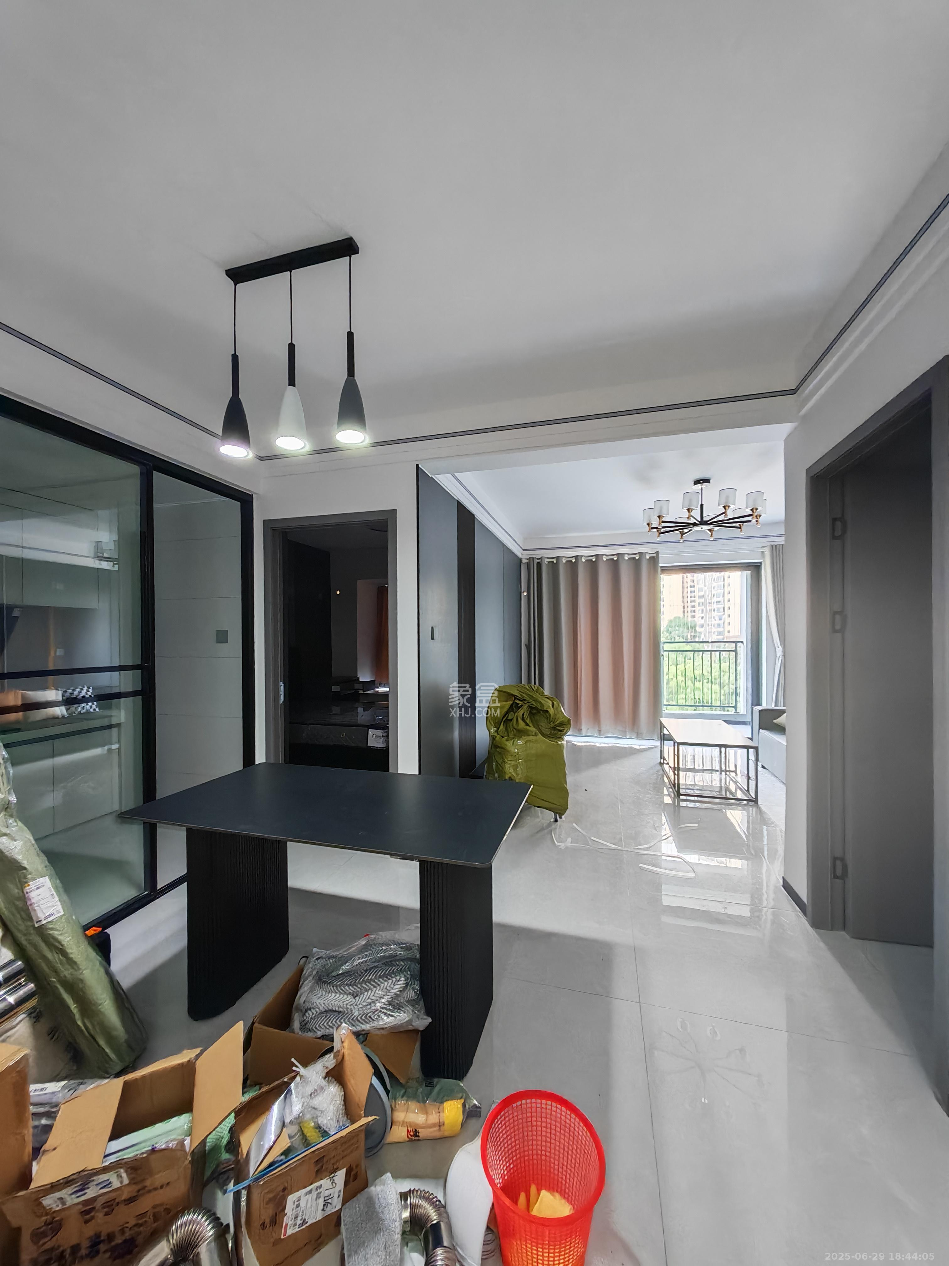 周南学府 2室2厅1卫 2200.0元/月 周南学府 2室2厅1卫 2200.0元/月室内图