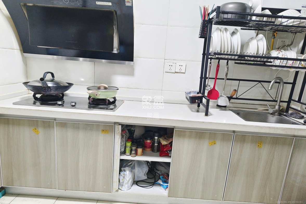 中建嘉和城  3室2厅1卫    1800.0元/月 中建嘉和城  3室2厅1卫    1800.0元/月室内图