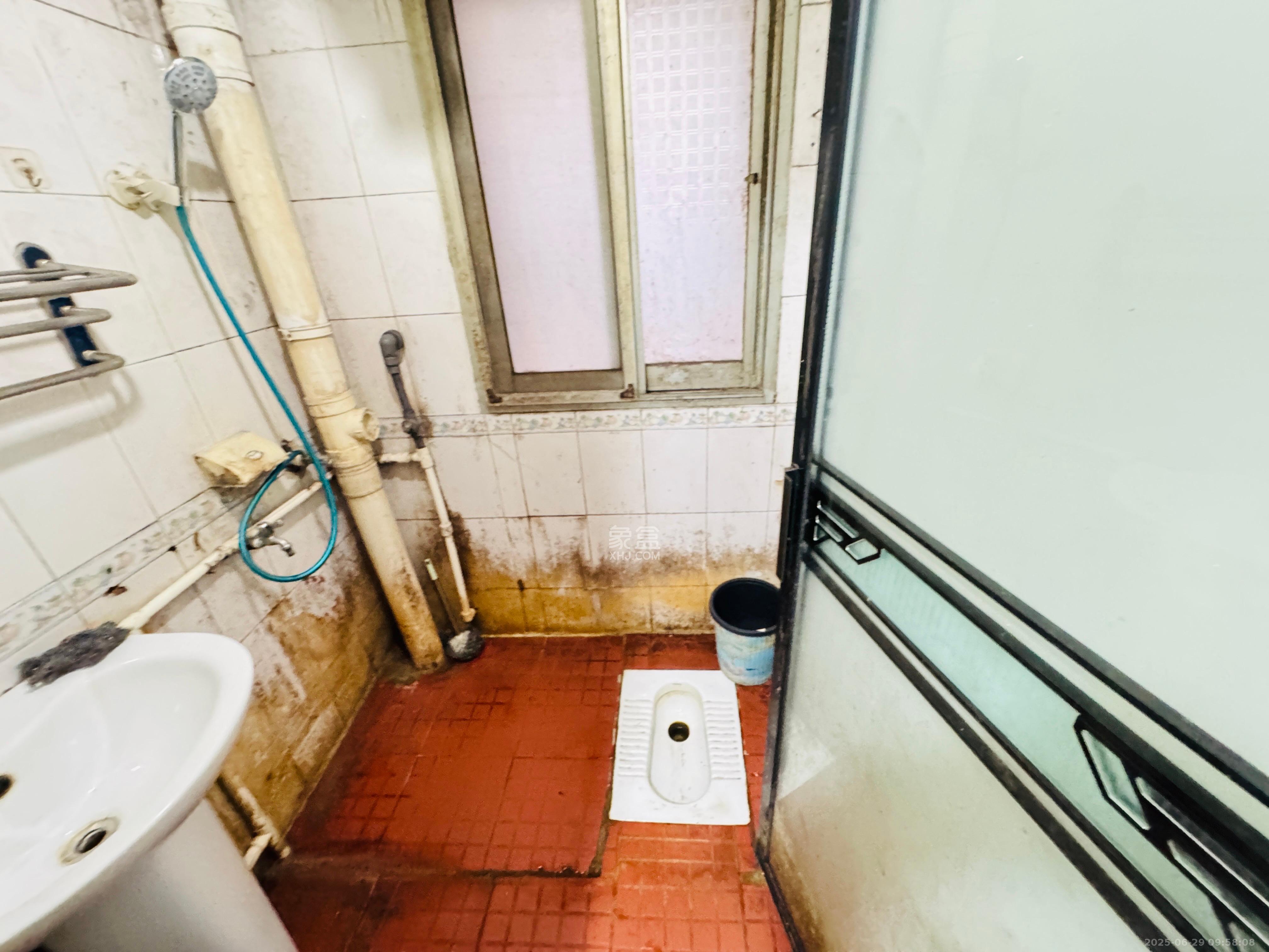 富康小区(富康花园) 3室2厅2卫 1500.0元/月 富康小区(富康花园) 3室2厅2卫 1500.0元/月室内图