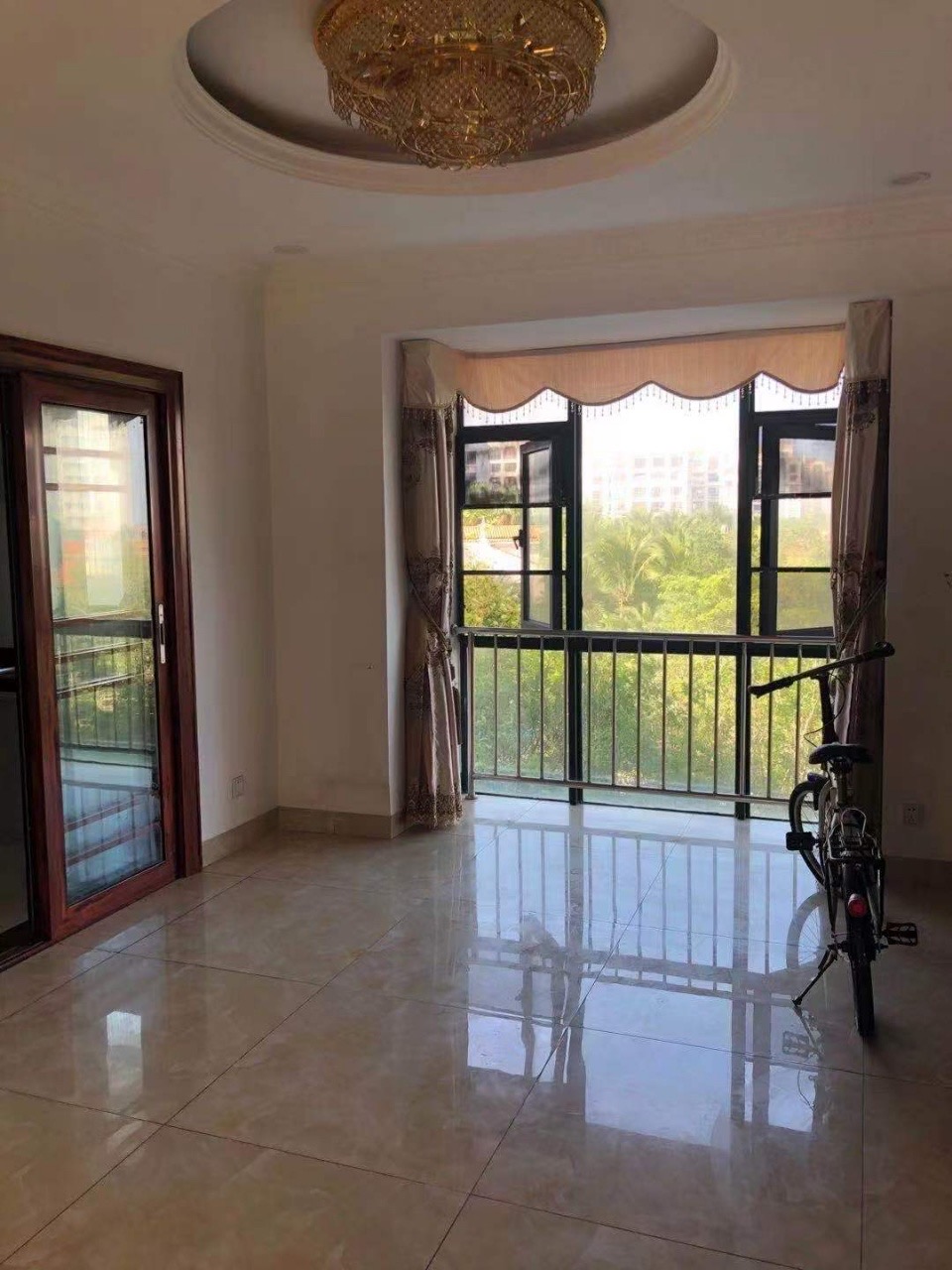 国瑞花园 3室2厅2卫 3500.0元/月 国瑞花园 3室2厅2卫 3500.0元/月室内图