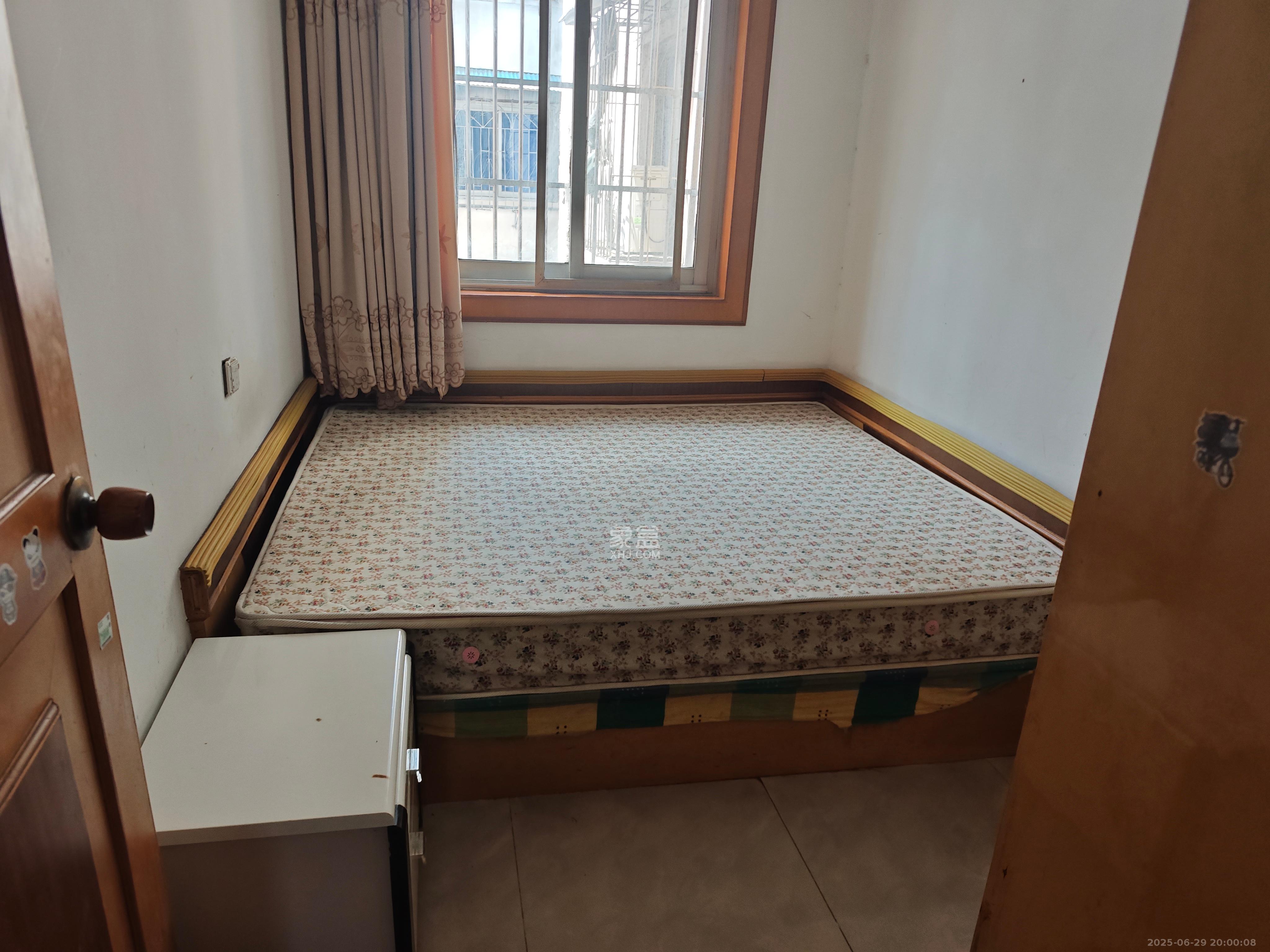 兴通园公寓  2室2厅1卫    1300.0元/月室内图