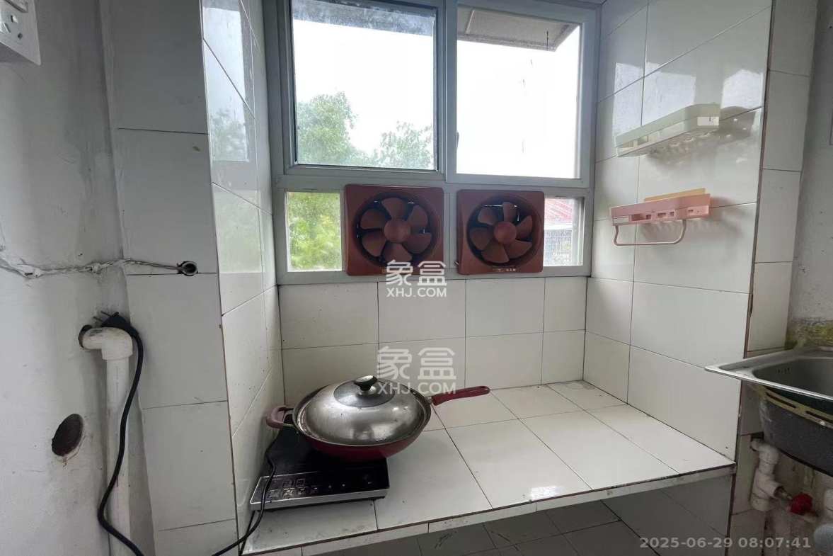 砂子塘社区  1室1厅1卫    1200.0元/月 砂子塘社区  1室1厅1卫    1200.0元/月室内图