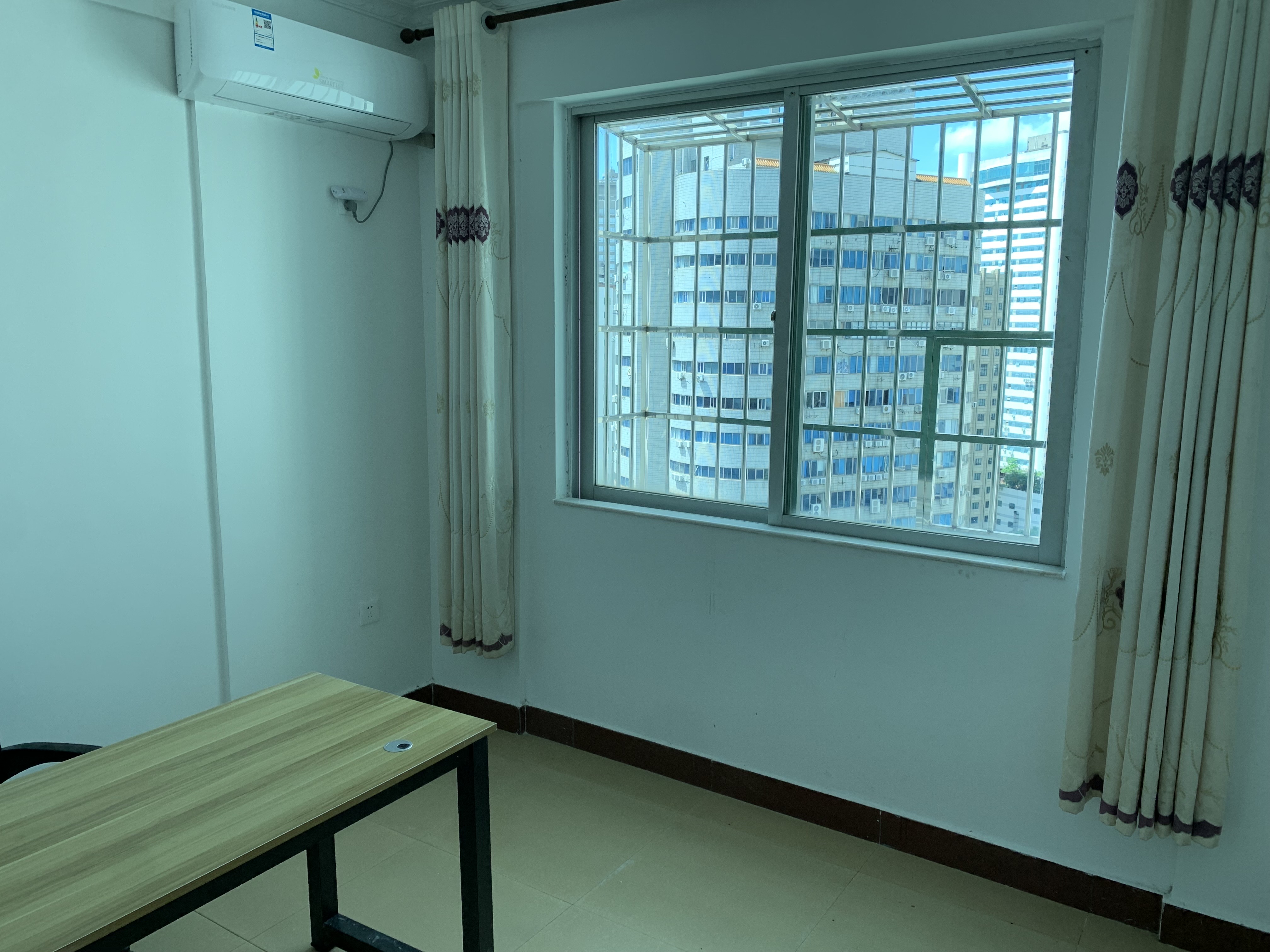 富豪大厦(富豪花园) 3室2厅1卫 2600.0元/月 富豪大厦(富豪花园) 3室2厅1卫 2600.0元/月室内图