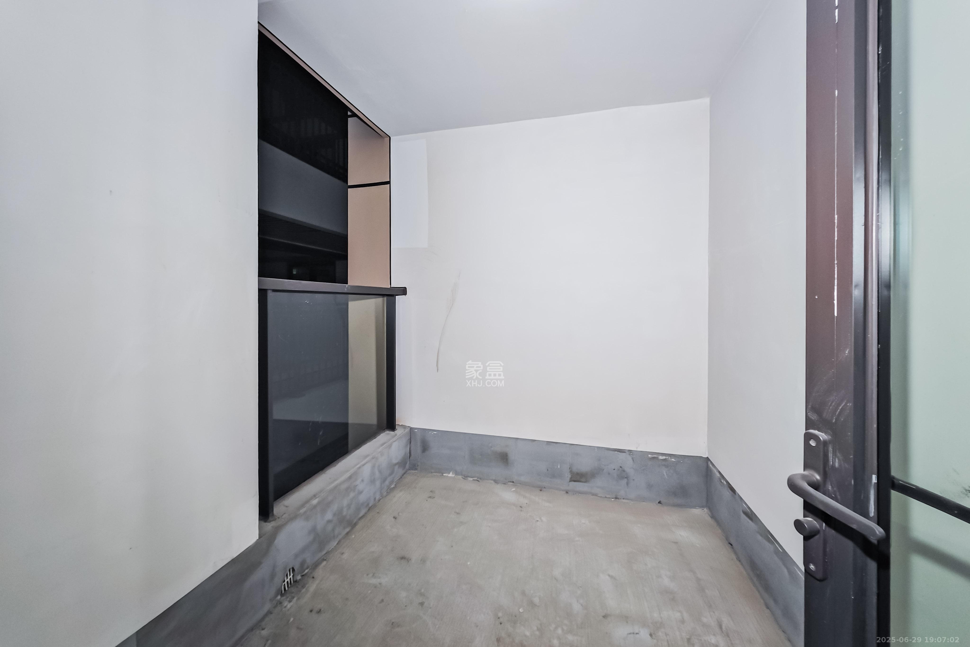 建发玖洲观澜  4室2厅2卫   157.00万其他