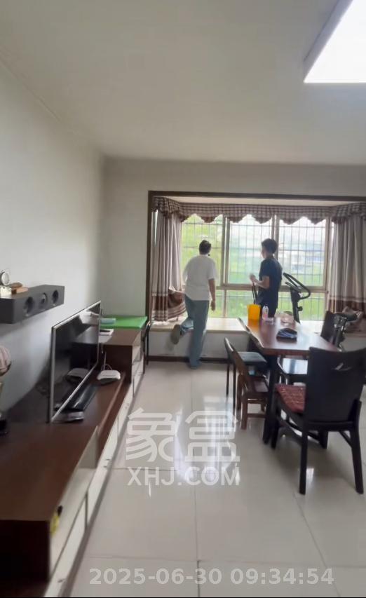 鑫园 3室2厅1卫 2400.0元/月 鑫园 3室2厅1卫 2400.0元/月室内图