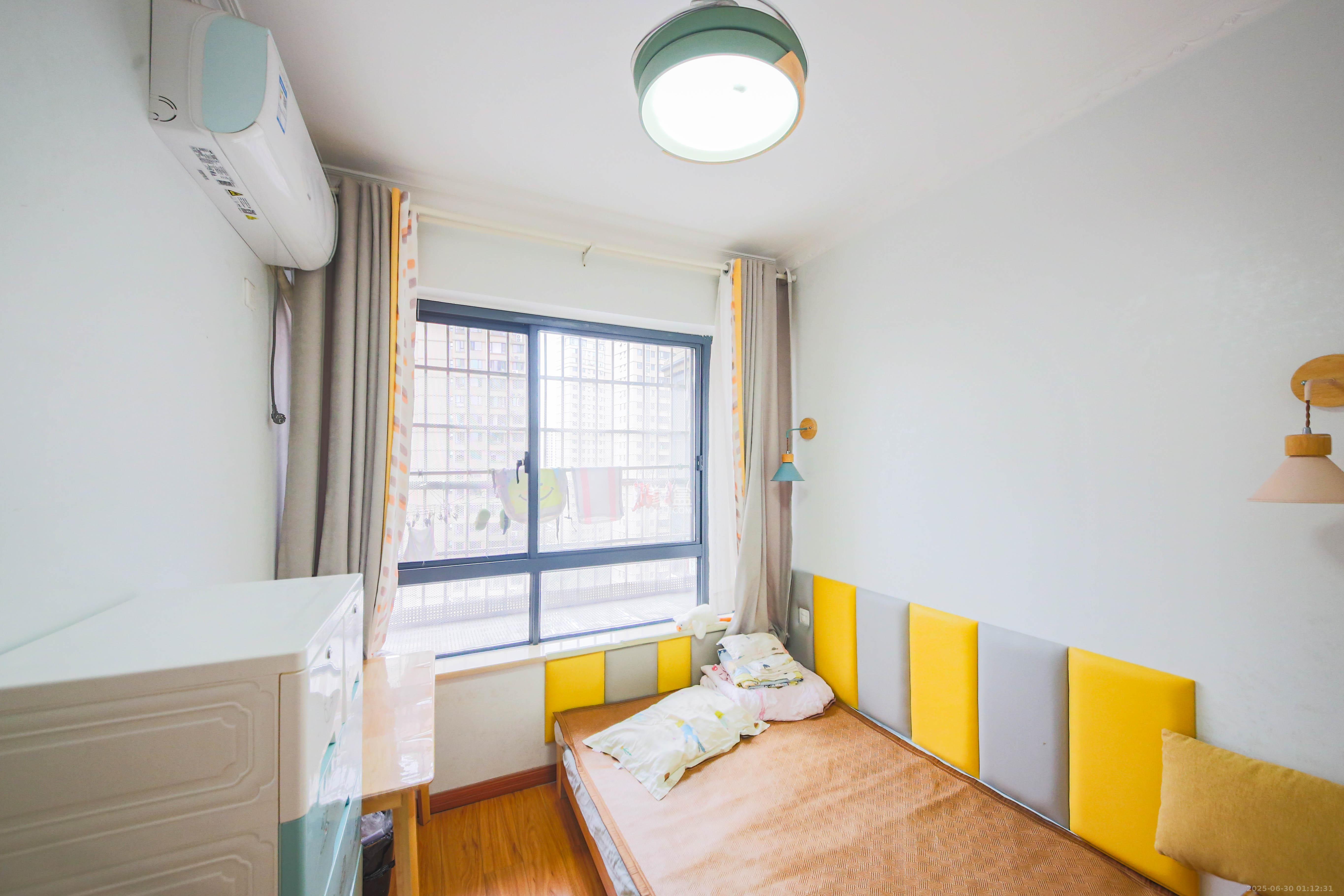 水墨林溪 3室2厅2卫 112.00万 水墨林溪 3室2厅2卫 112.00万卧室