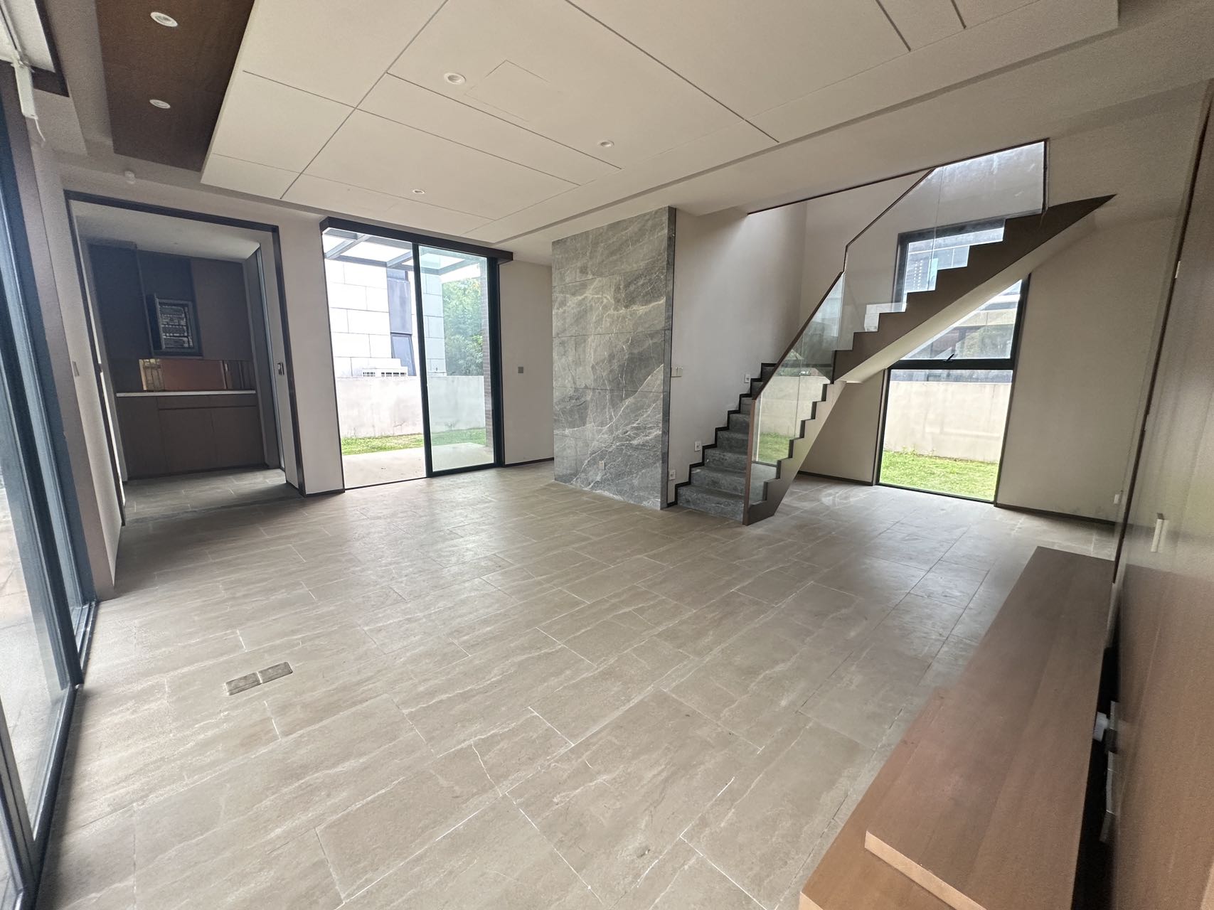 鲁能海蓝公馆  4室2厅3卫   850.00万室内图