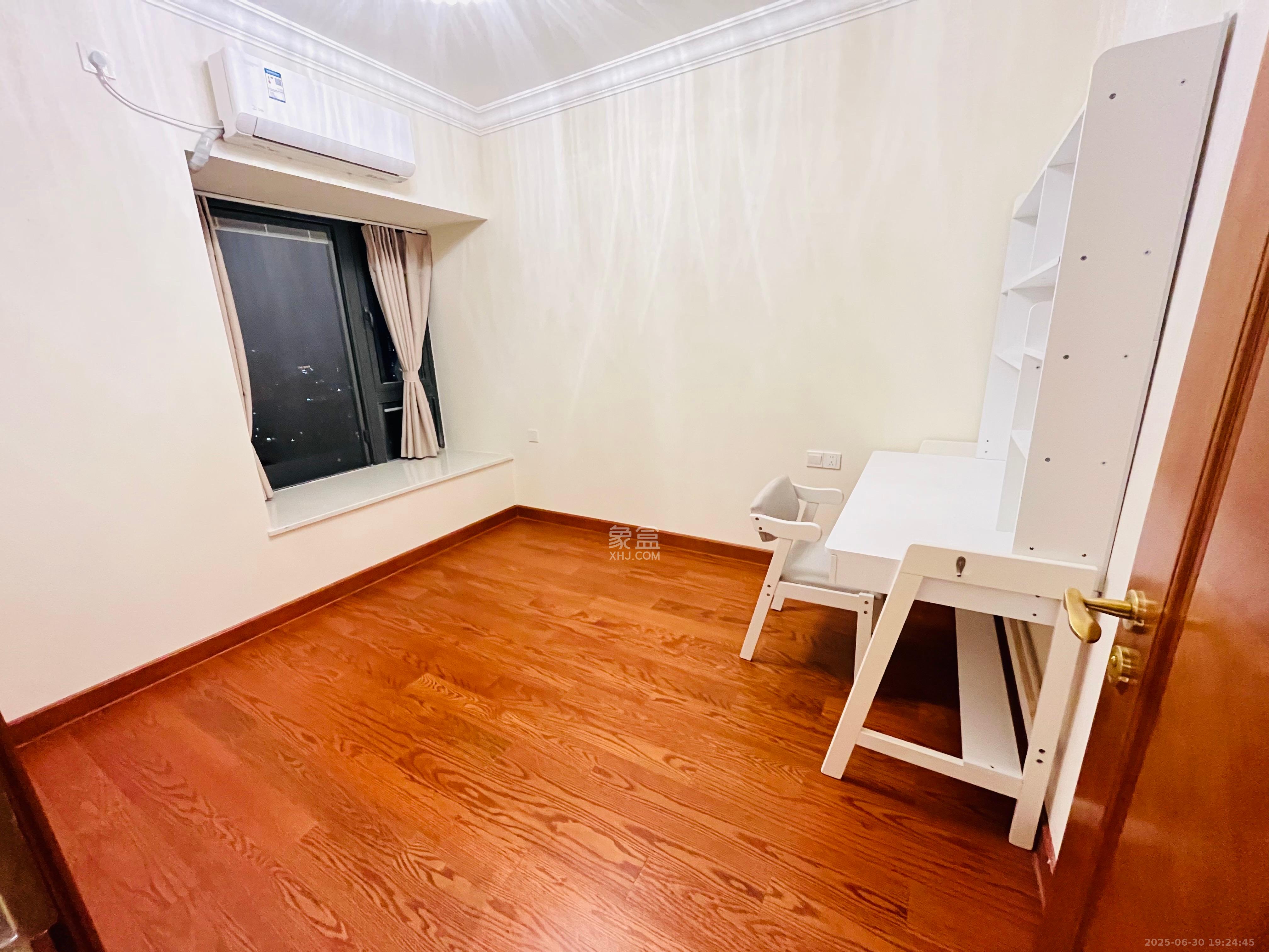 恒大翡翠华庭 3室2厅2卫 2800.0元/月 恒大翡翠华庭 3室2厅2卫 2800.0元/月室内图