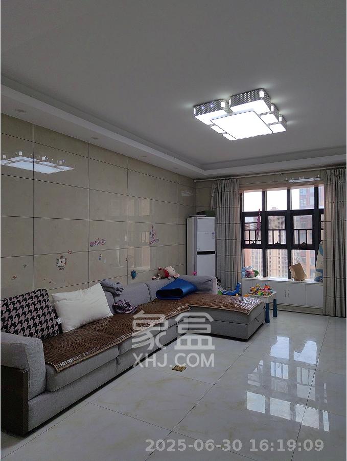 新天地步步高 3室2厅1卫 1500.0元/月 新天地步步高 3室2厅1卫 1500.0元/月室内图