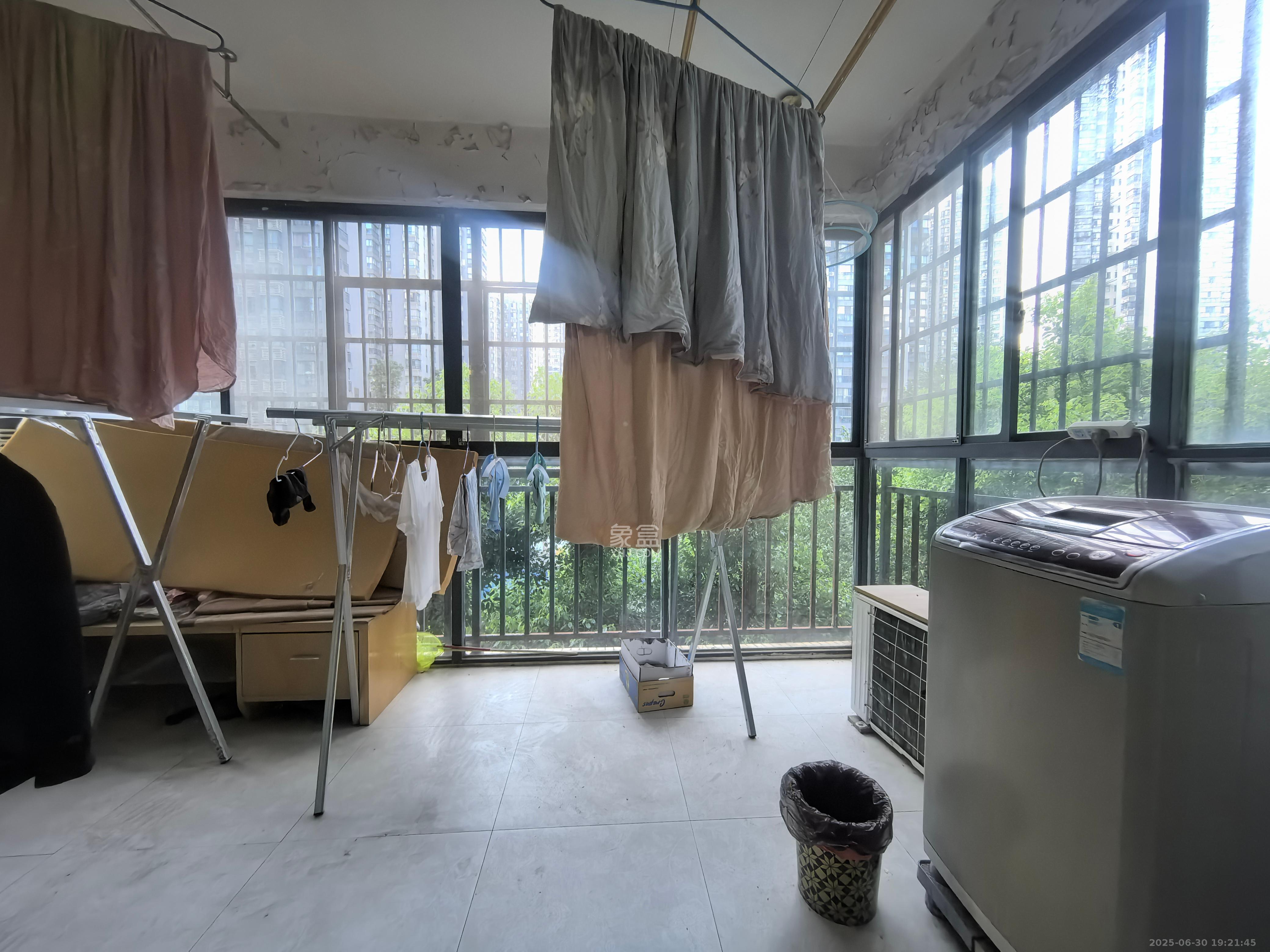 莱茵城  2室2厅1卫   1900.00元/月室内图