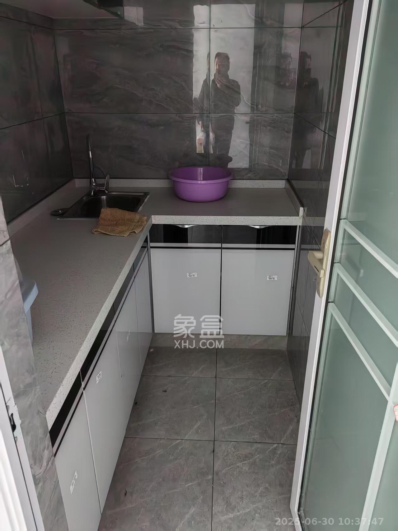 明城公寓  1室1厅1卫    1300.0元/月室内图