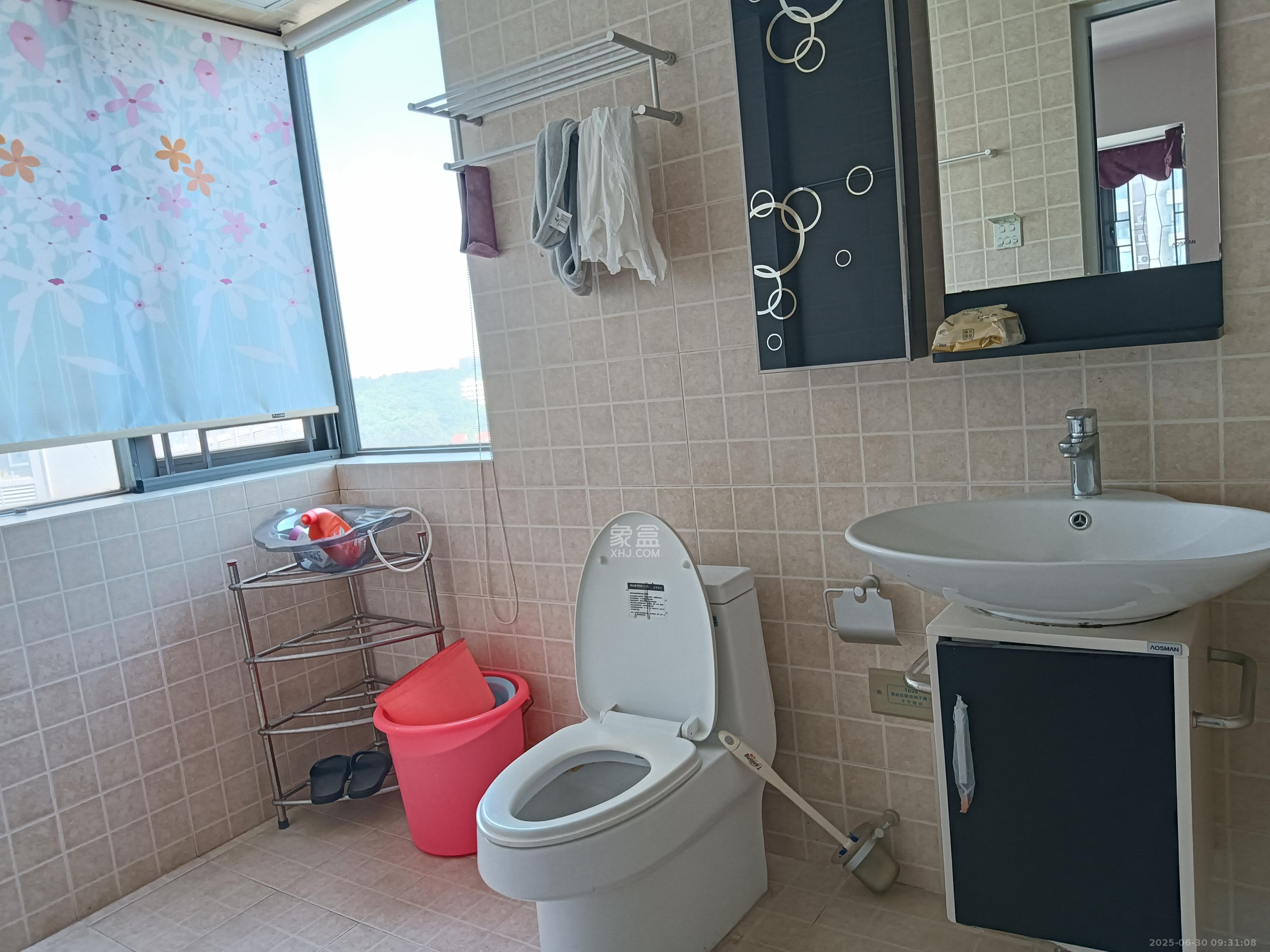 月畔湾  4室2厅2卫    2500.0元/月室内图