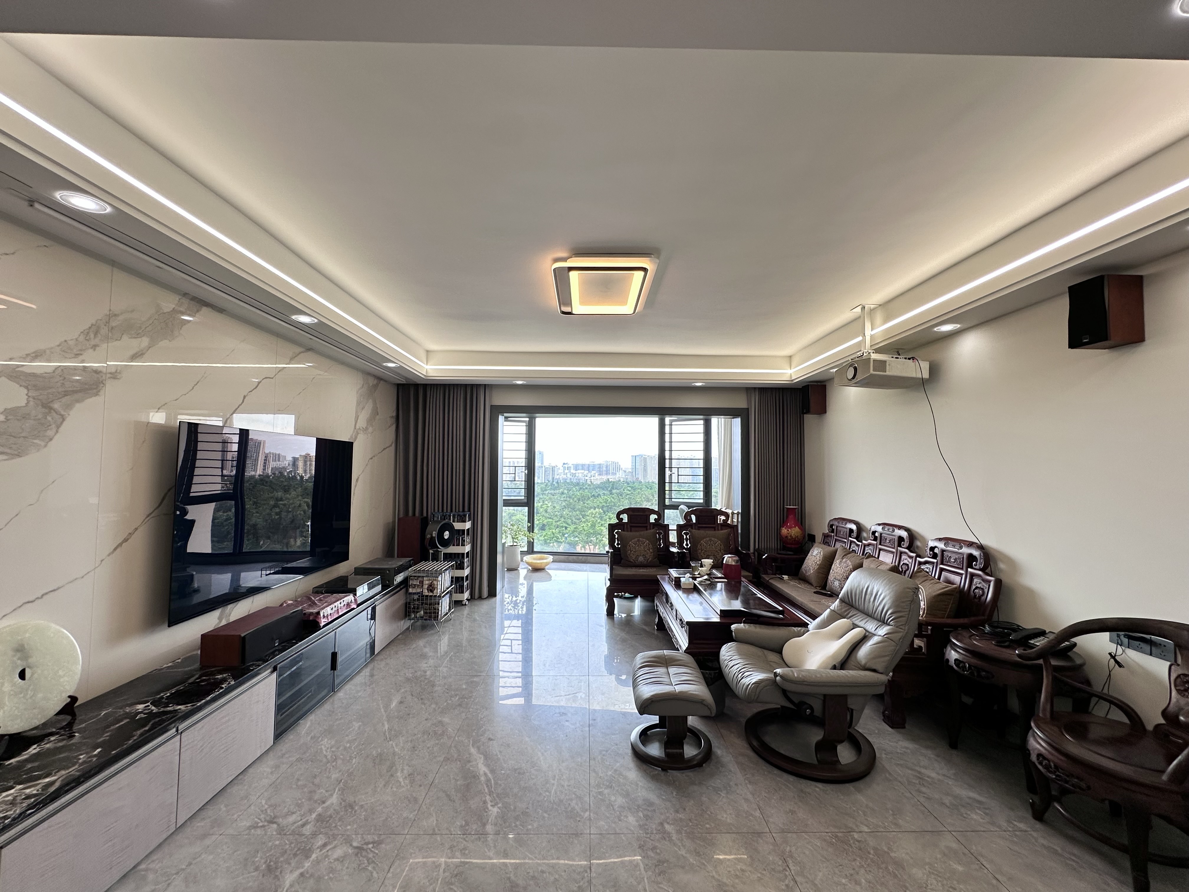 奥林匹克花园 3室2厅2卫 300.0万 奥林匹克花园 3室2厅2卫 300.0万客厅