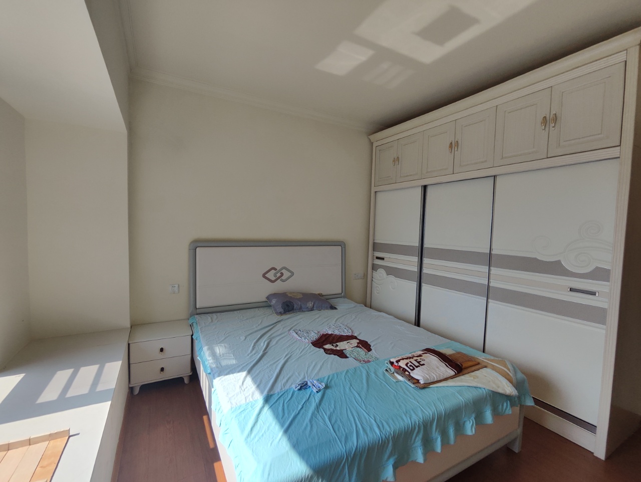 碧桂园豪园-二期  3室2厅2卫    1500.0元/月 碧桂园豪园-二期  3室2厅2卫    1500.0元/月室内图