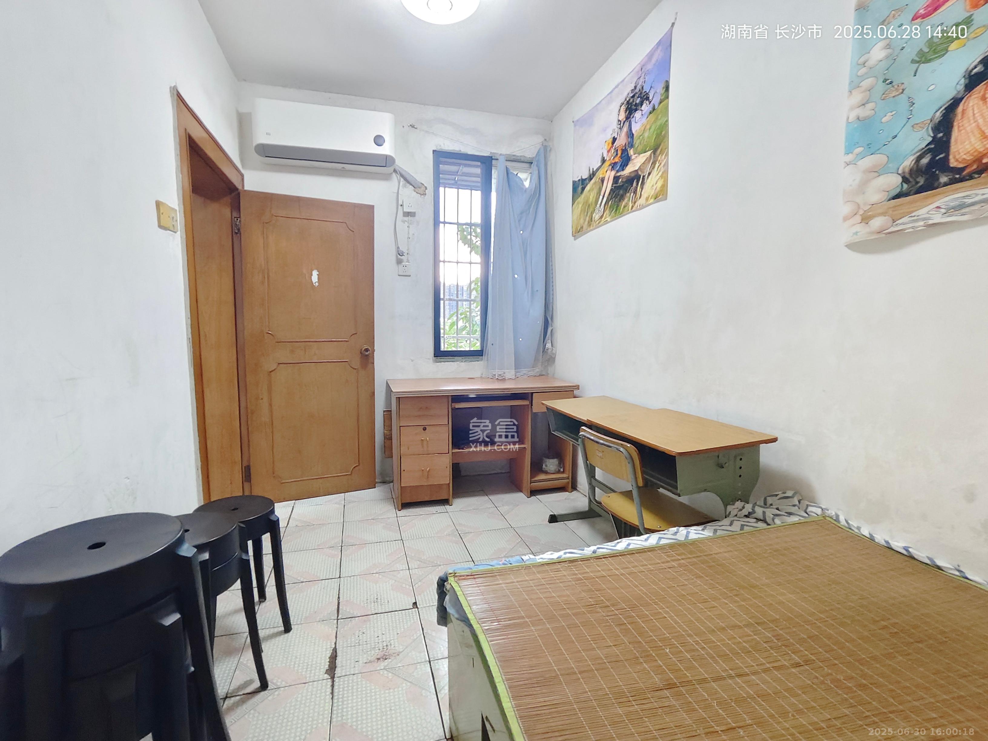 涂家冲社区(涂新小区、农商银行宿舍) 2室1厅1卫 1500.0元/月 涂家冲社区(涂新小区、农商银行宿舍) 2室1厅1卫 1500.0元/月室内图