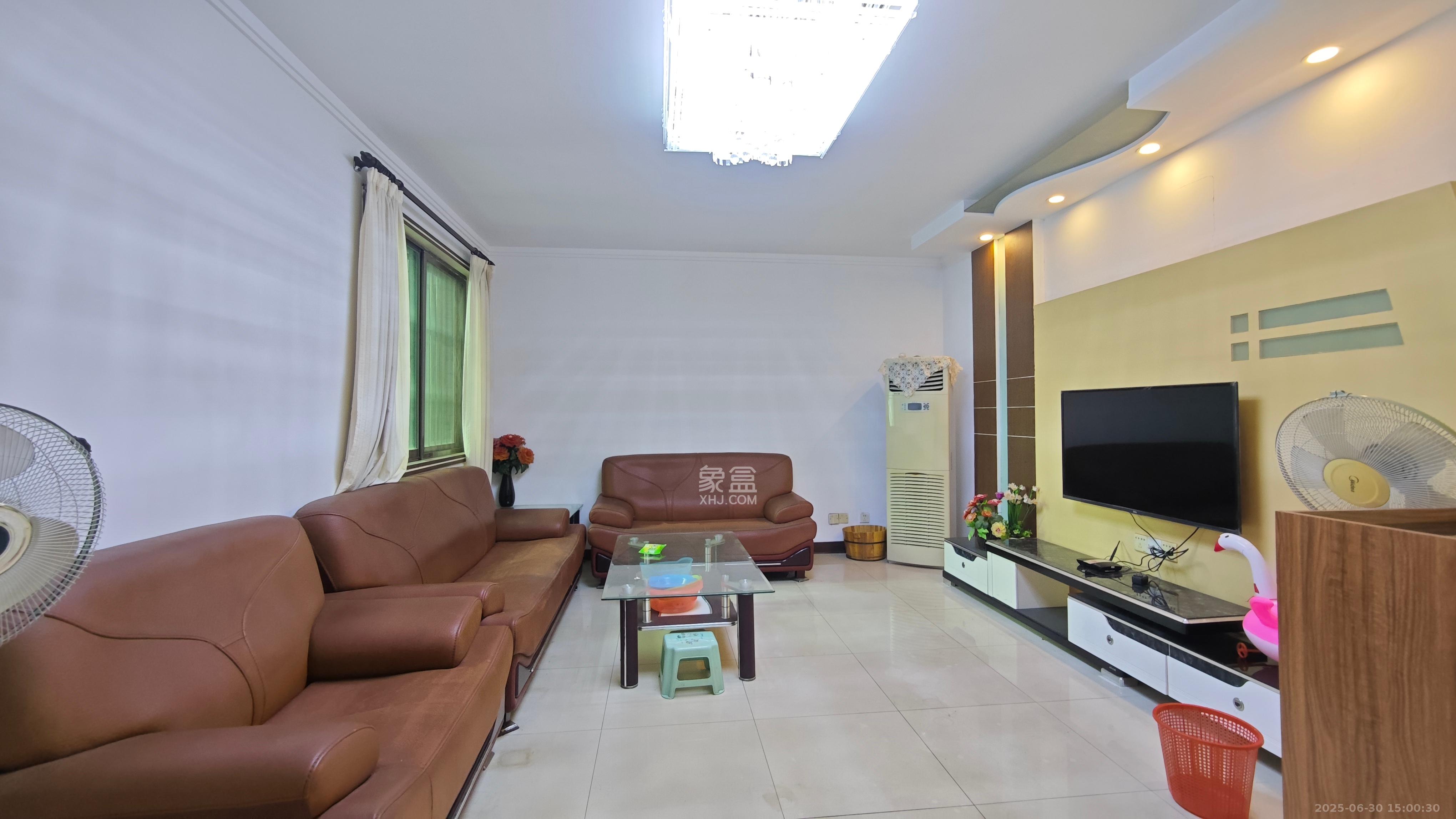 市一医院宿舍 2室2厅2卫 2500.0元/月 市一医院宿舍 2室2厅2卫 2500.0元/月室内图