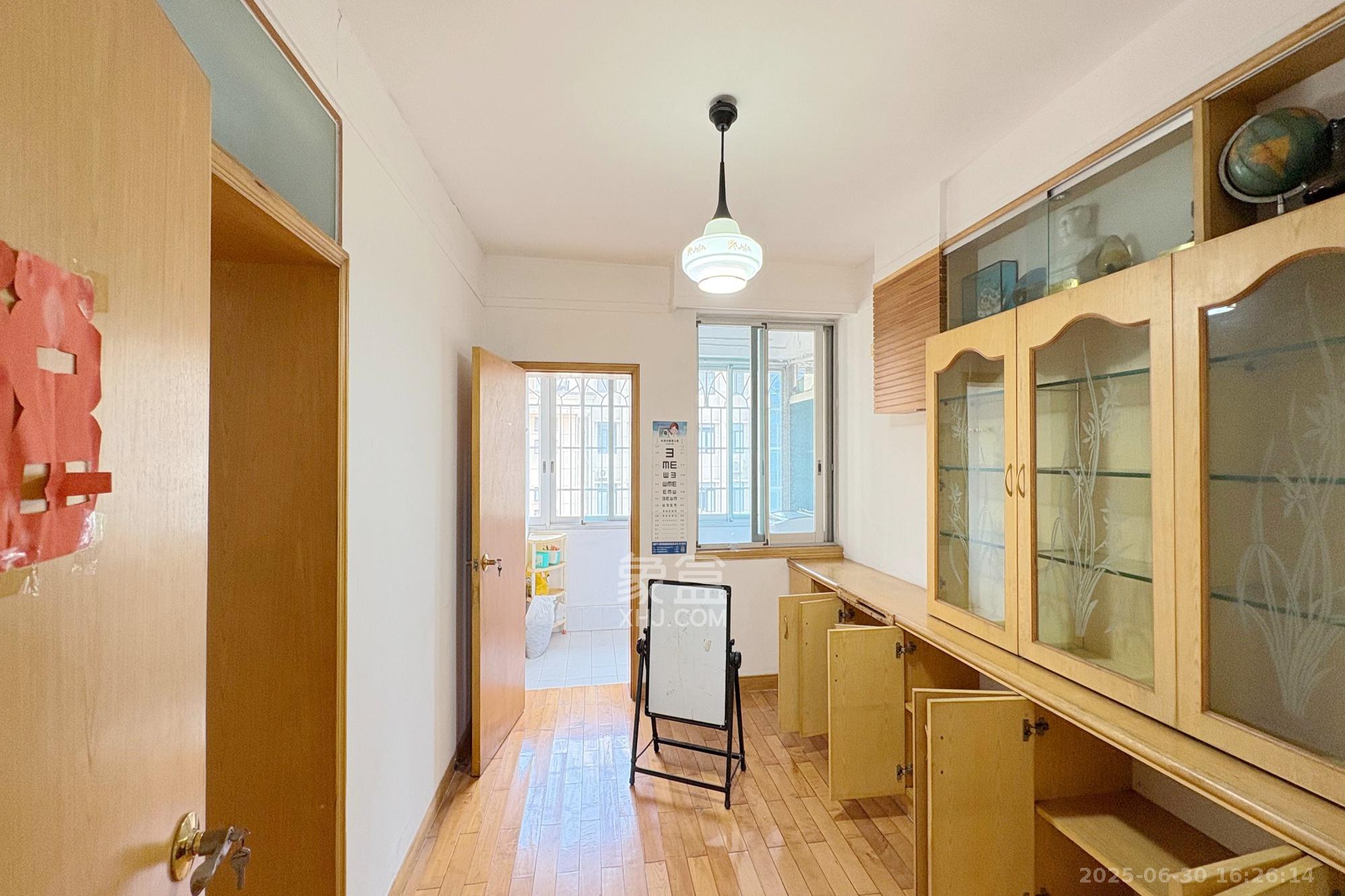 湖南省道路运输管理局  3室2厅1卫    103.0万卧室