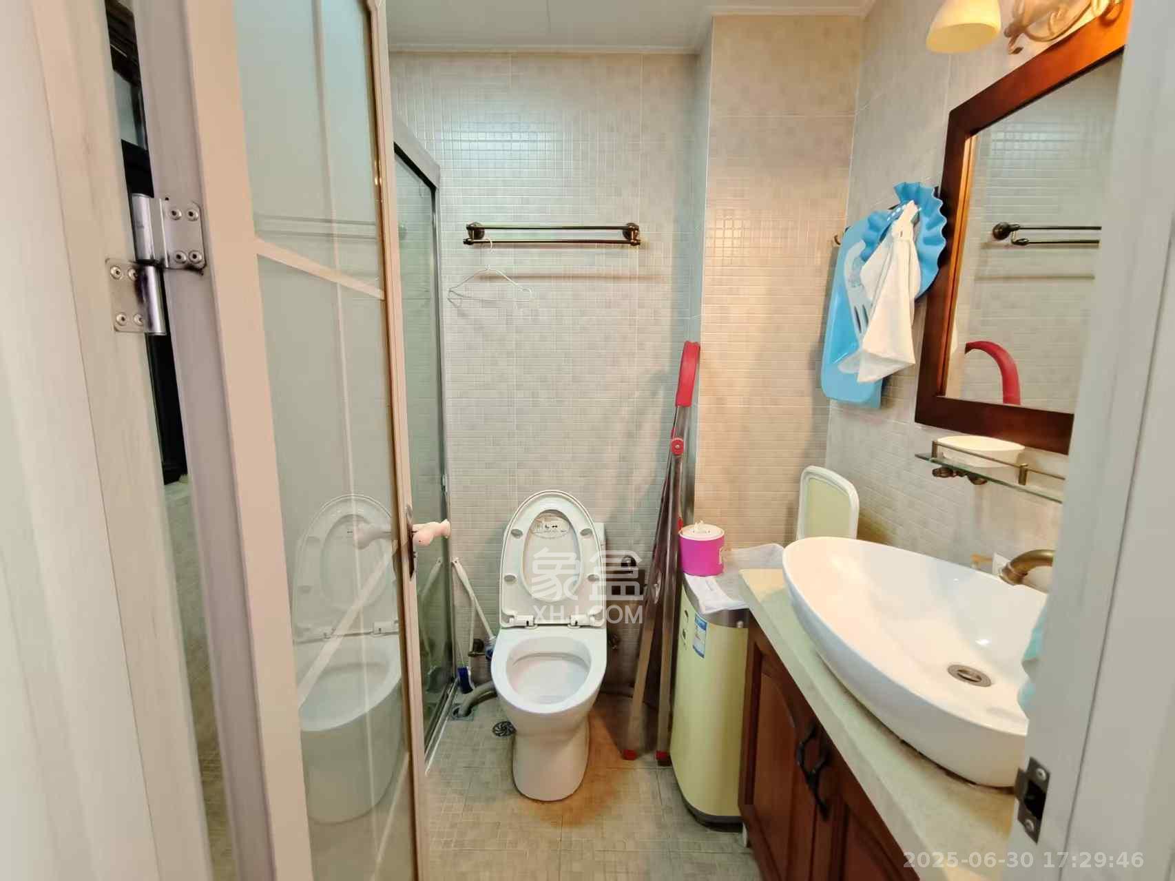 阳光100三期 3室2厅2卫 2900.0元/月 阳光100三期 3室2厅2卫 2900.0元/月室内图