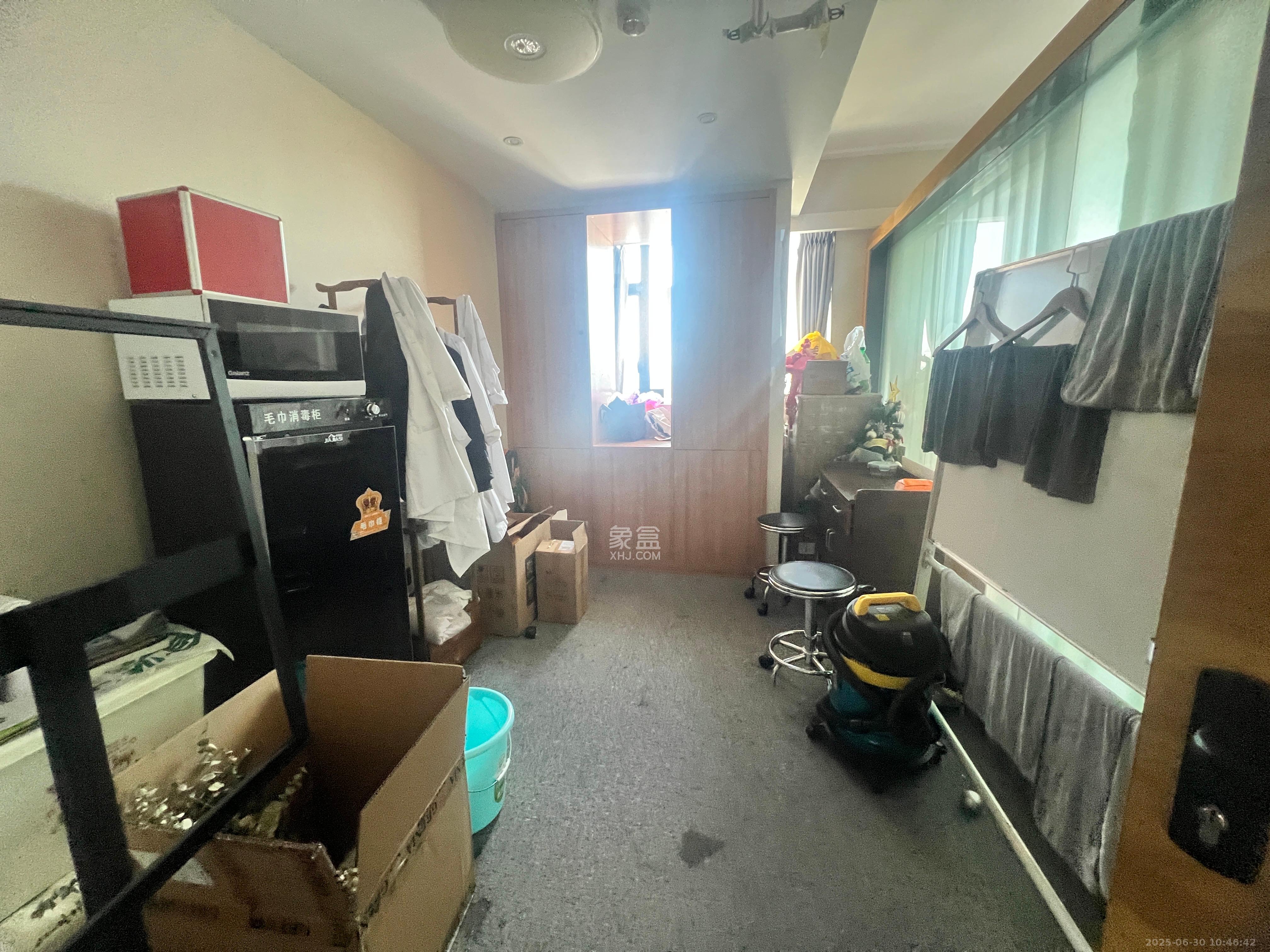 长房中庭国际(东郡华蓉广场)  1室1厅1卫    9000.0元/月 长房中庭国际(东郡华蓉广场)  1室1厅1卫    9000.0元/月室内图