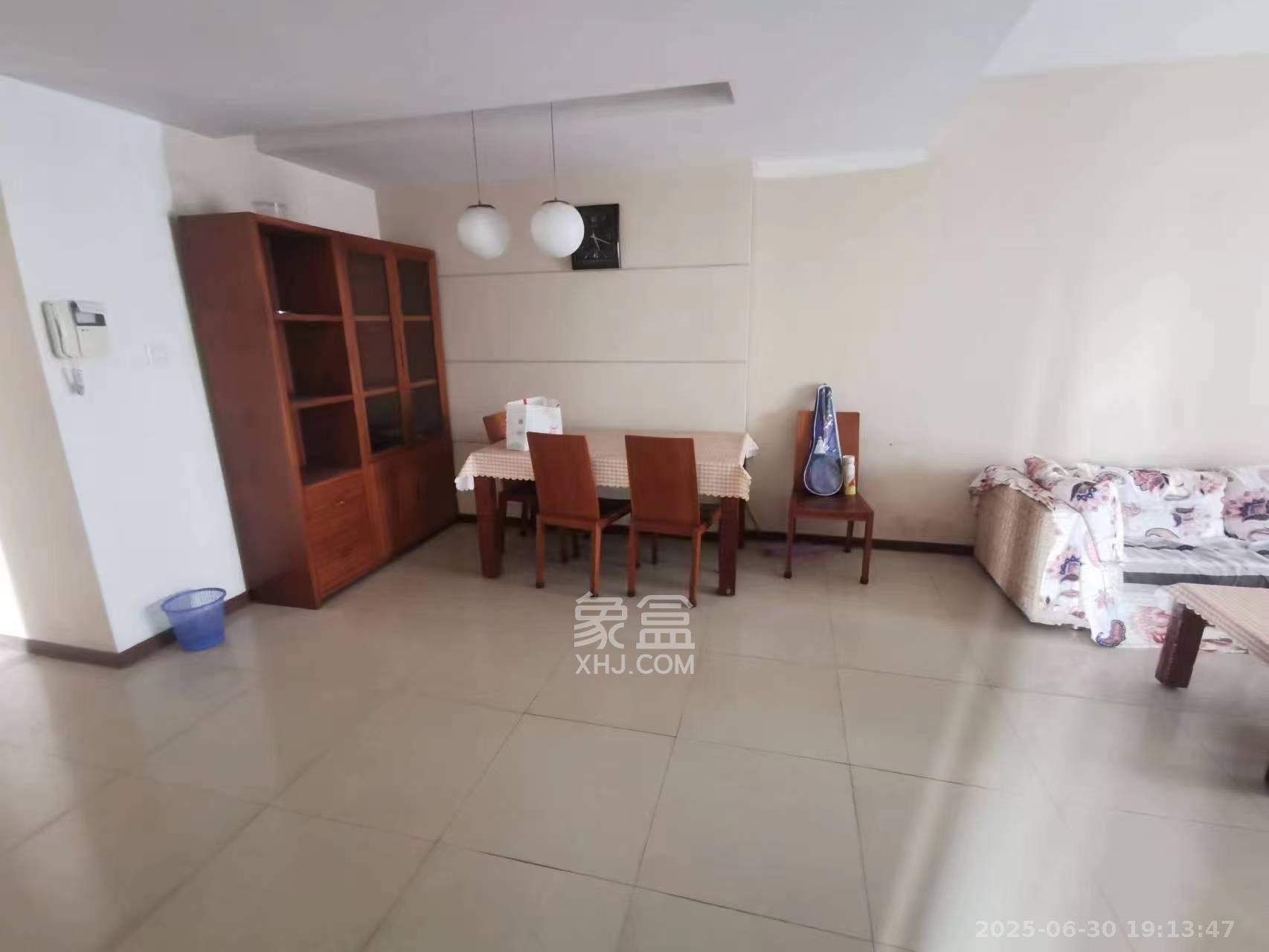 四季阳光花城 2室2厅1卫 3000.0元/月 四季阳光花城 2室2厅1卫 3000.0元/月室内图