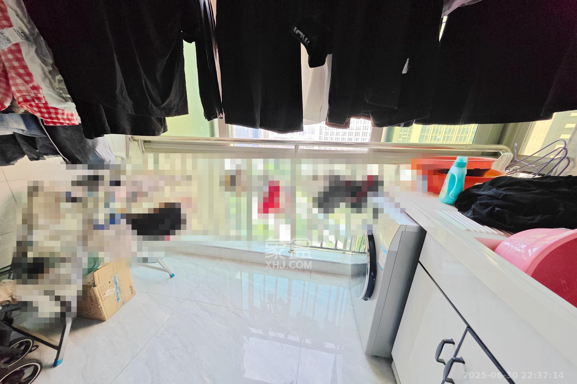 新城新世界一二三期  3室2厅1卫    102.8万 新城新世界一二三期  3室2厅1卫    102.8万阳台