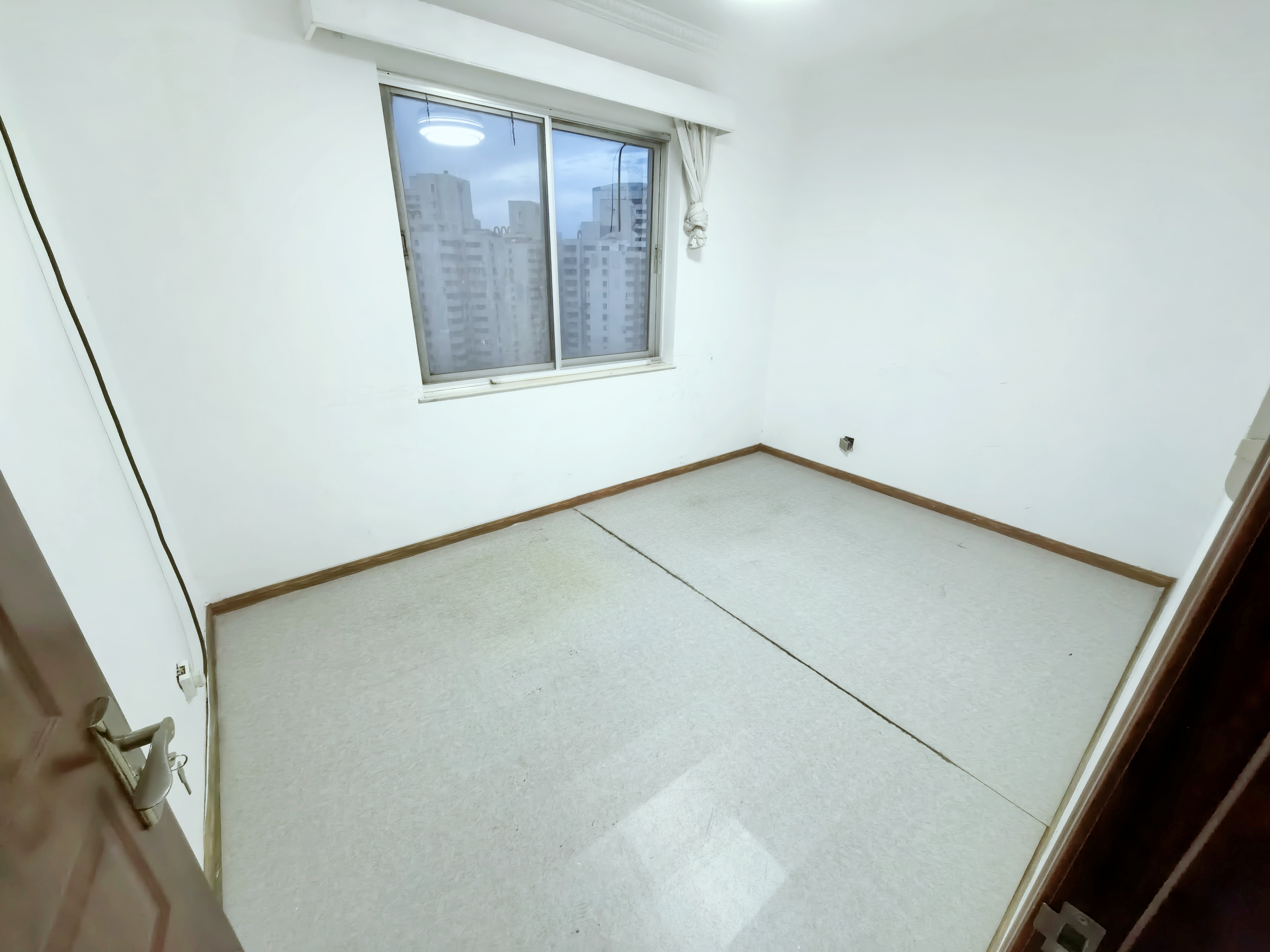 深发展大厦  2室2厅1卫   3300.00元/月室内图