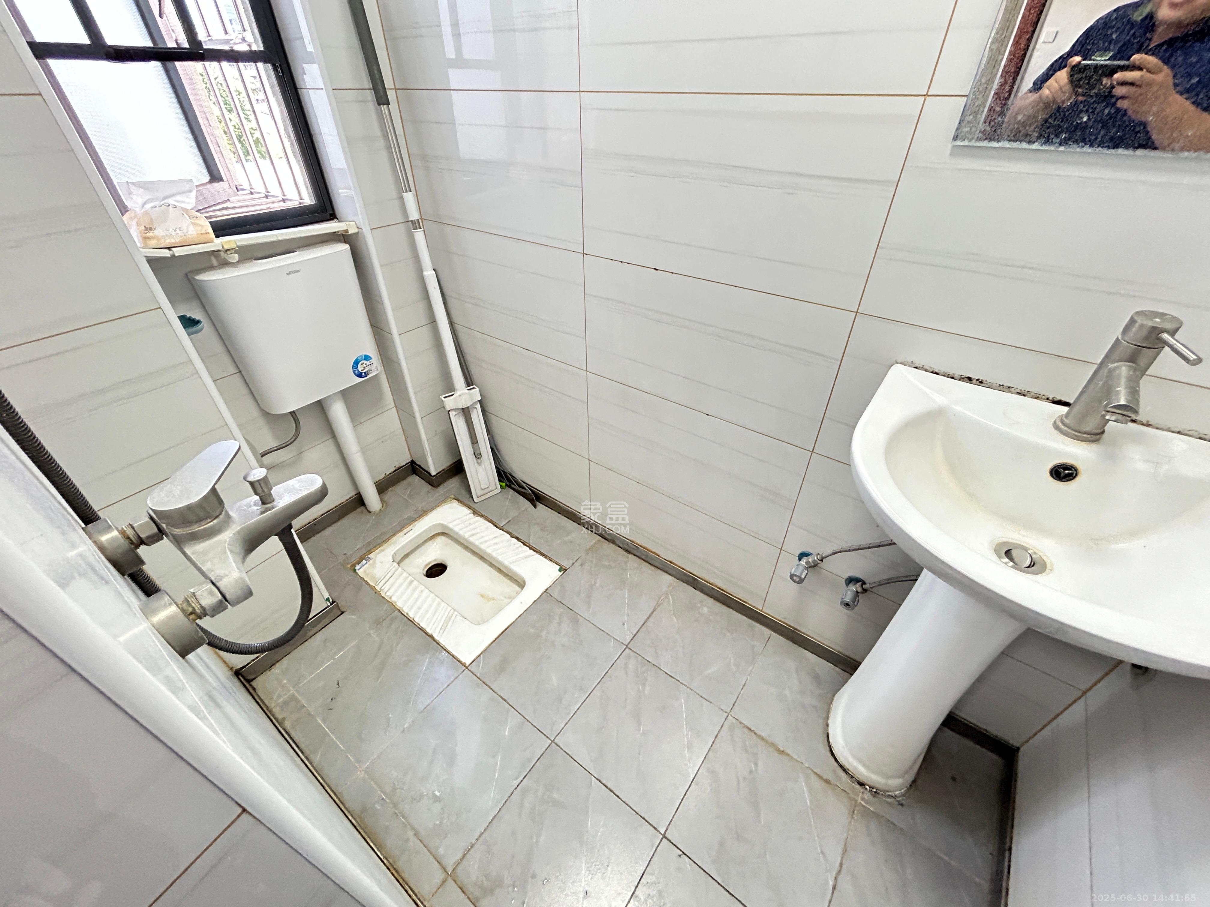 化龙池散盘 2室1厅1卫 2000.0元/月 化龙池散盘 2室1厅1卫 2000.0元/月室内图