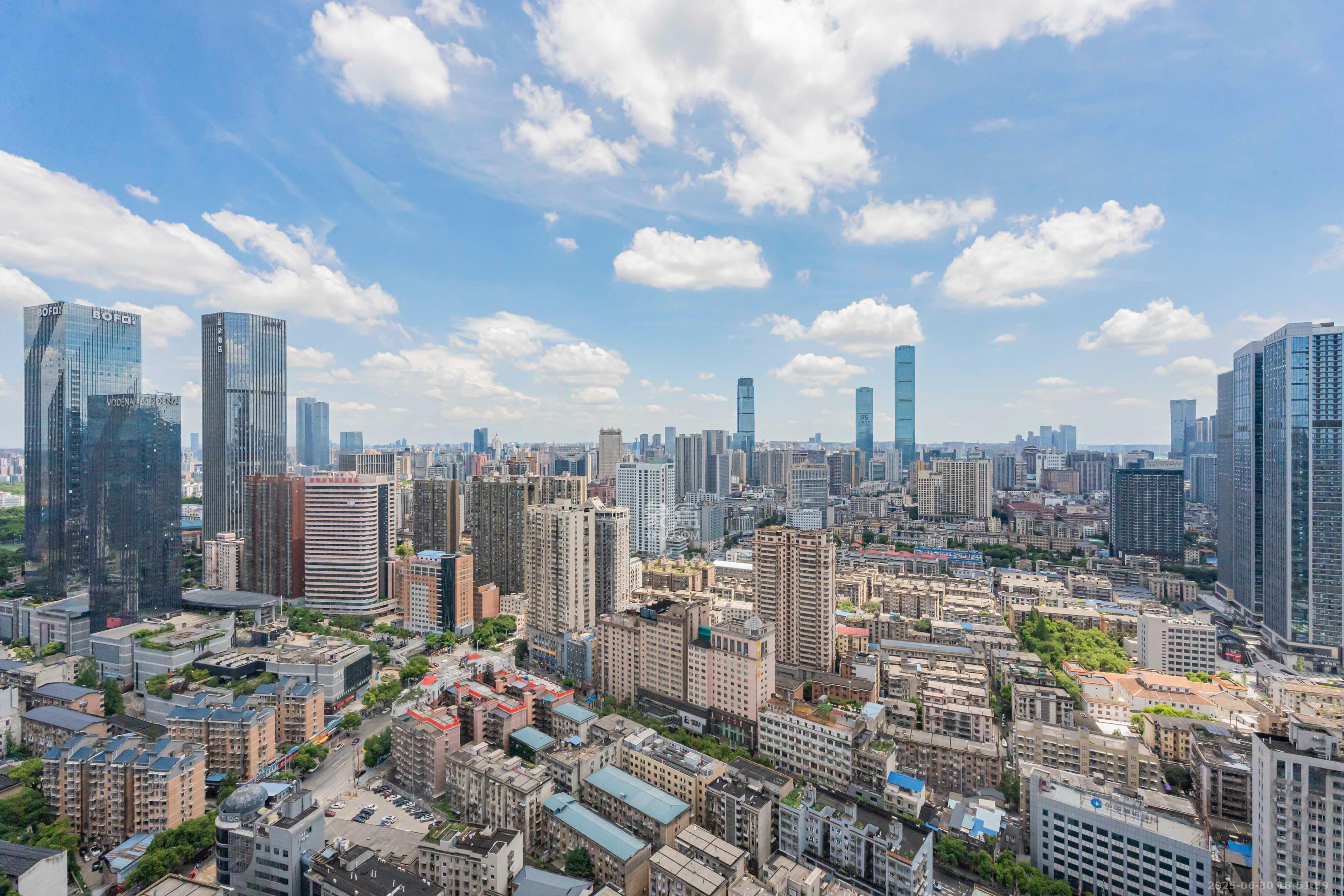 万科瑧湾汇  4室2厅1卫   1000.00万阳台