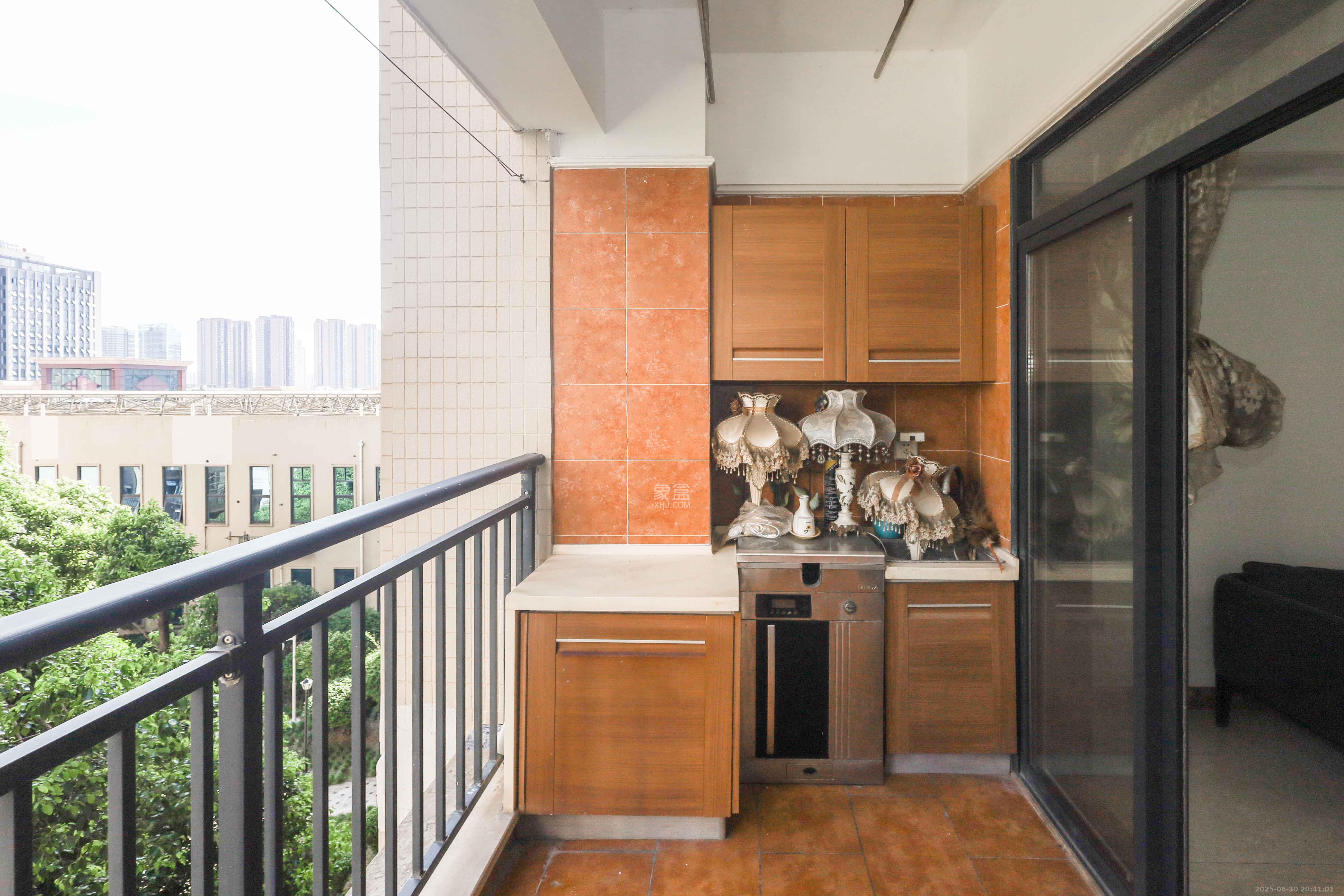 谢家湾安置小区  1室0厅0卫    1050.0元/月 谢家湾安置小区  1室0厅0卫    1050.0元/月