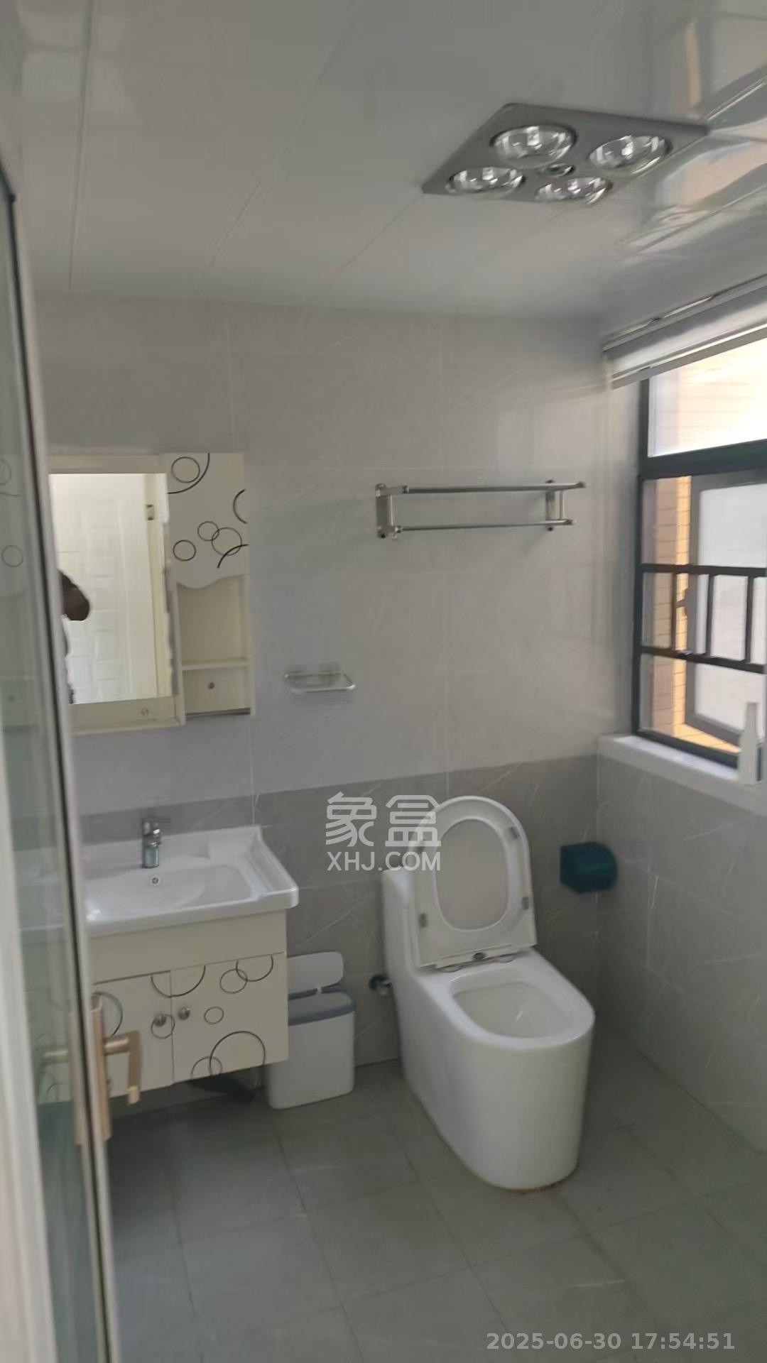 明大佳园 3室2厅1卫 3400.0元/月 明大佳园 3室2厅1卫 3400.0元/月室内图