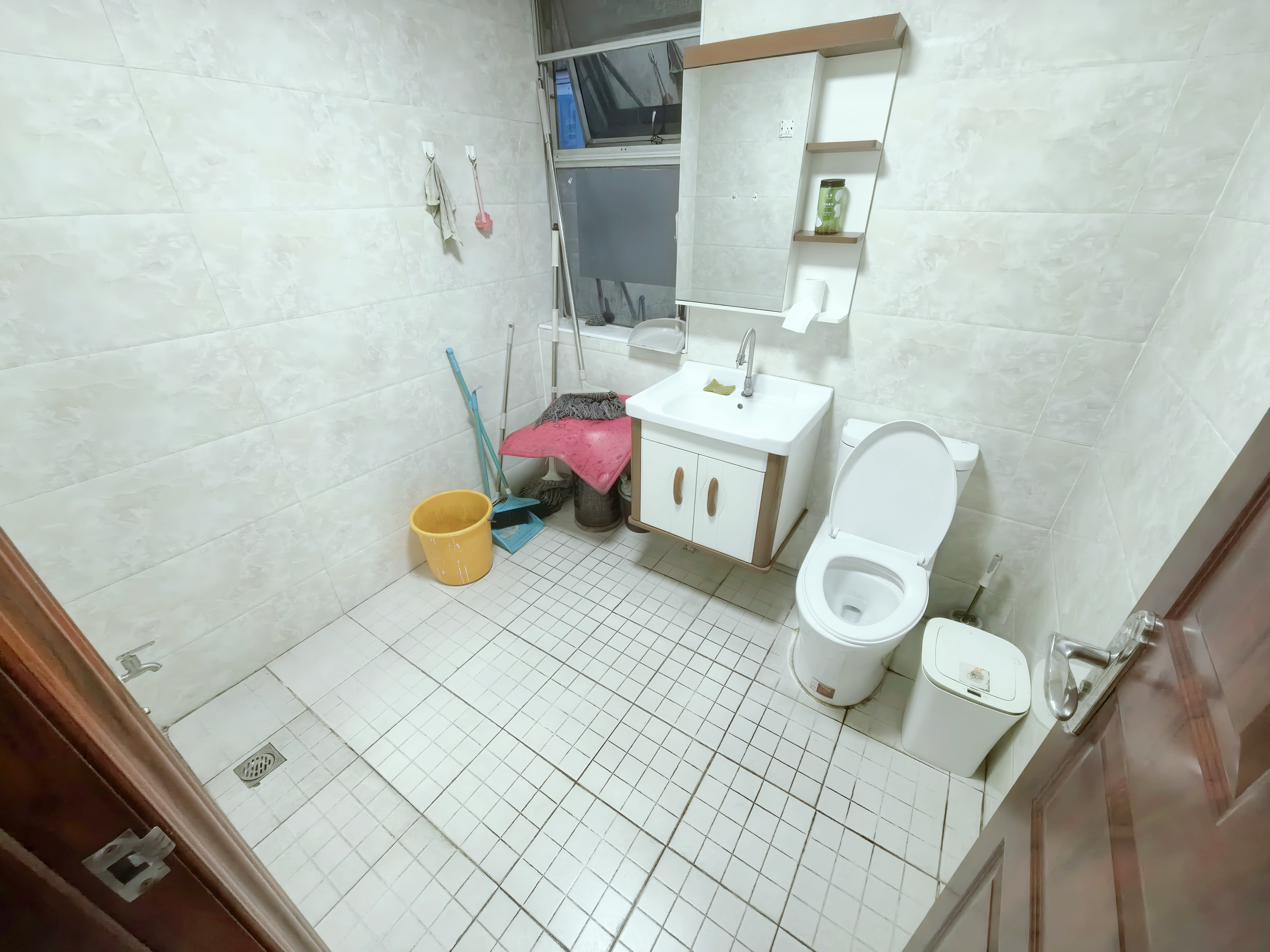 深发展大厦 2室2厅1卫 3000.0元/月 深发展大厦 2室2厅1卫 3000.0元/月室内图