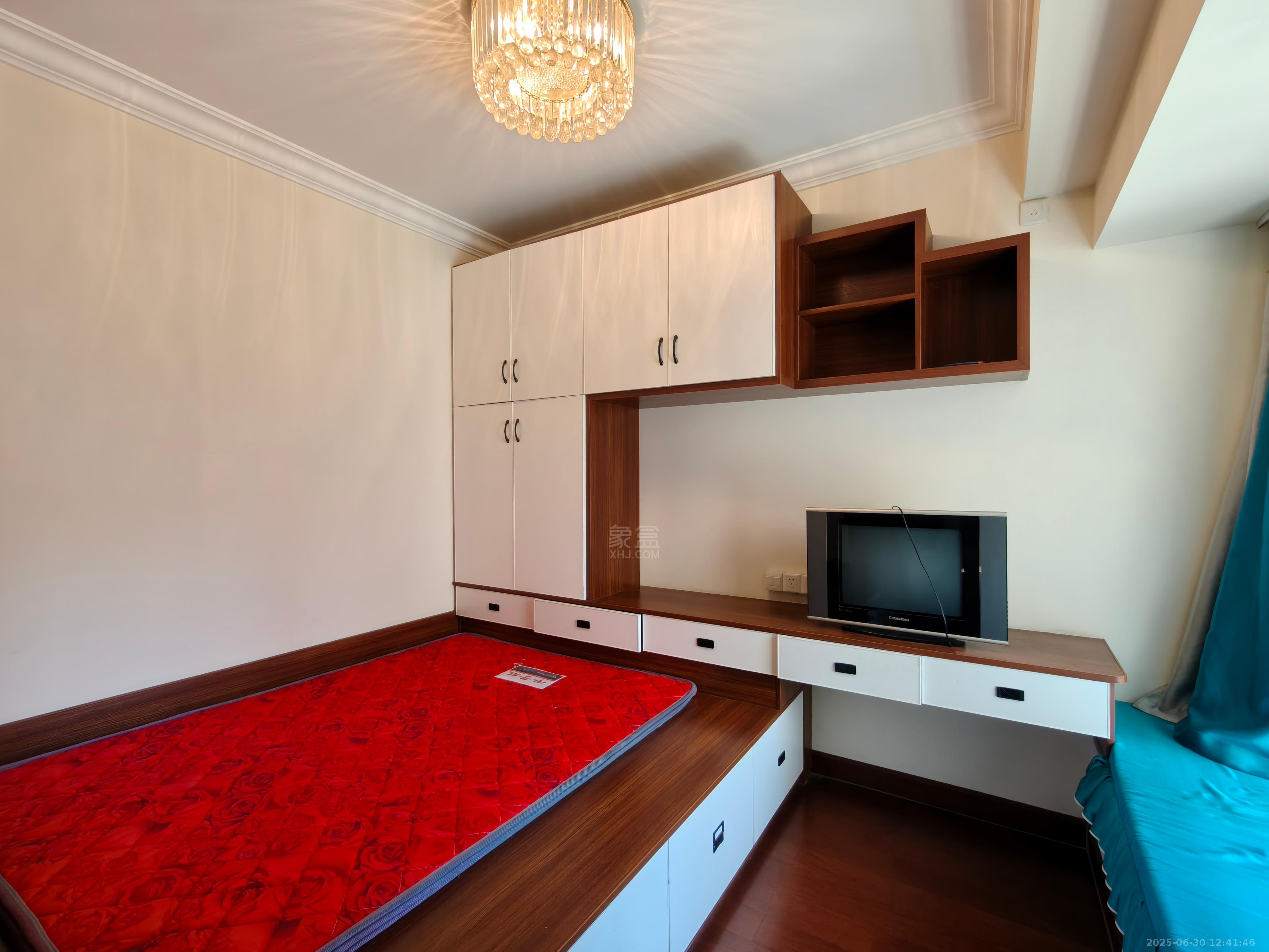 恒大华府 2室2厅1卫 1800.0元/月 恒大华府 2室2厅1卫 1800.0元/月室内图