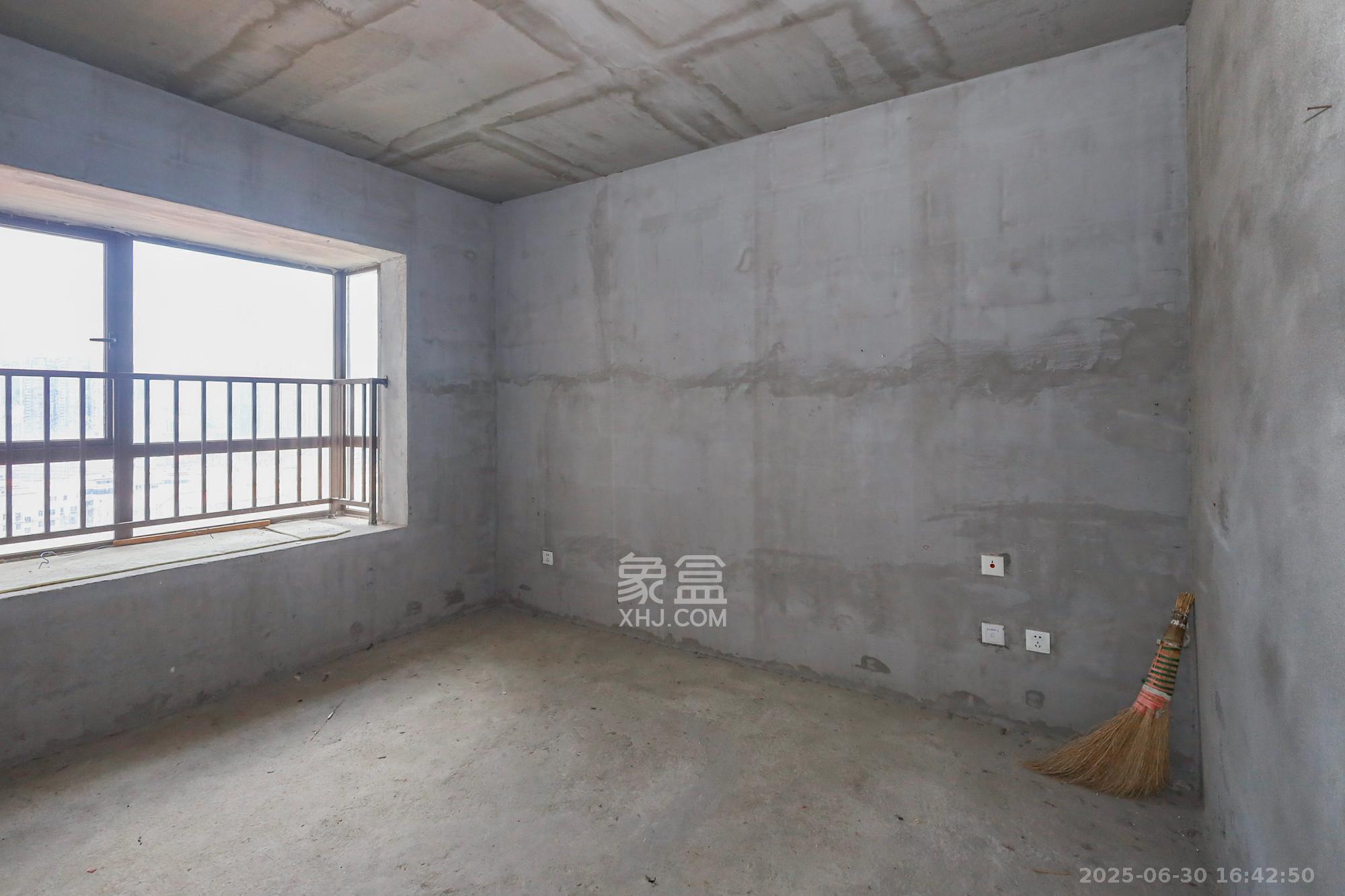 芙蓉别墅山庄(嘉湘华庭) 3室2厅2卫 137.0万 芙蓉别墅山庄(嘉湘华庭) 3室2厅2卫 137.0万卧室