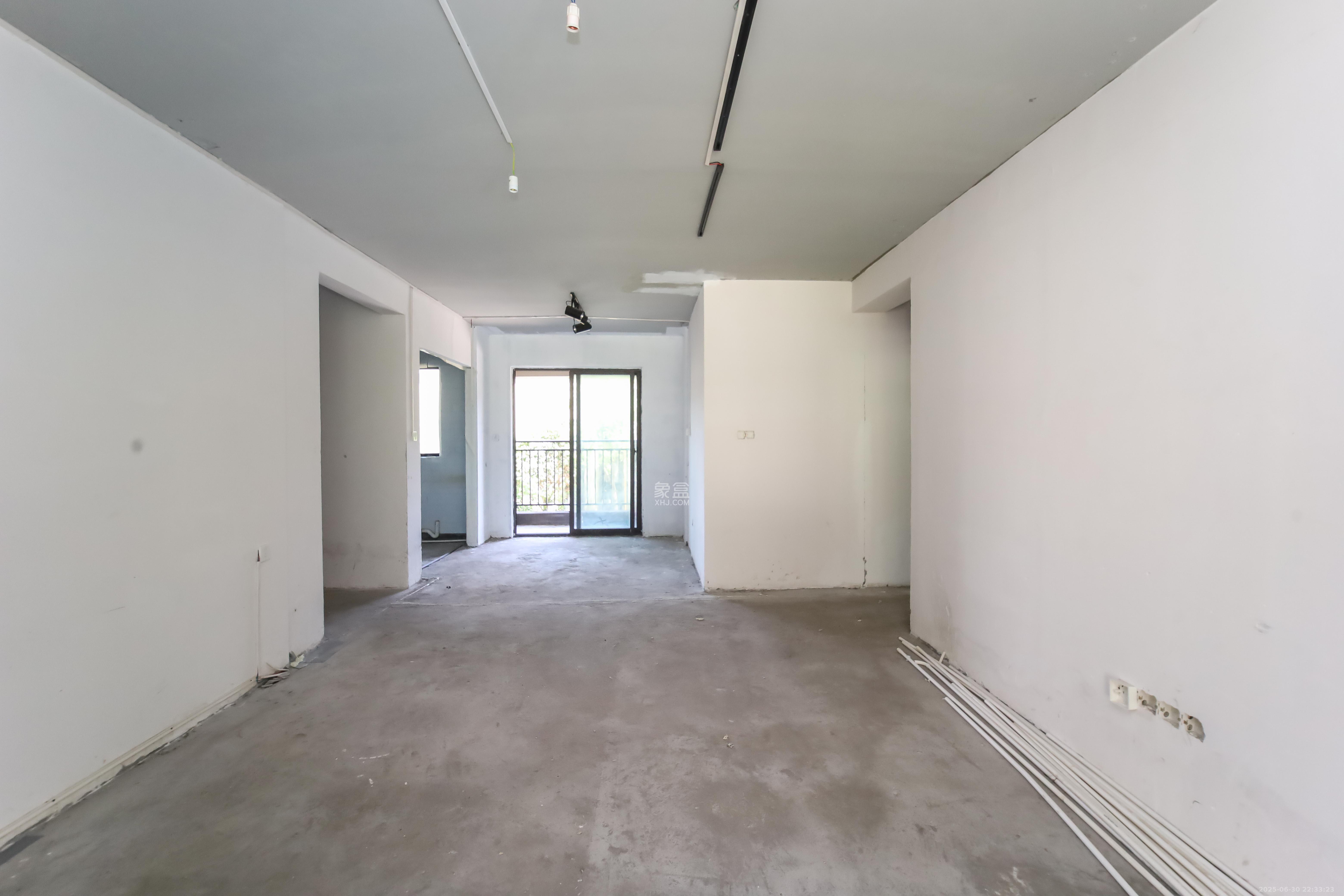 德奥悦东方  4室2厅2卫    148.0万 德奥悦东方  4室2厅2卫    148.0万客厅