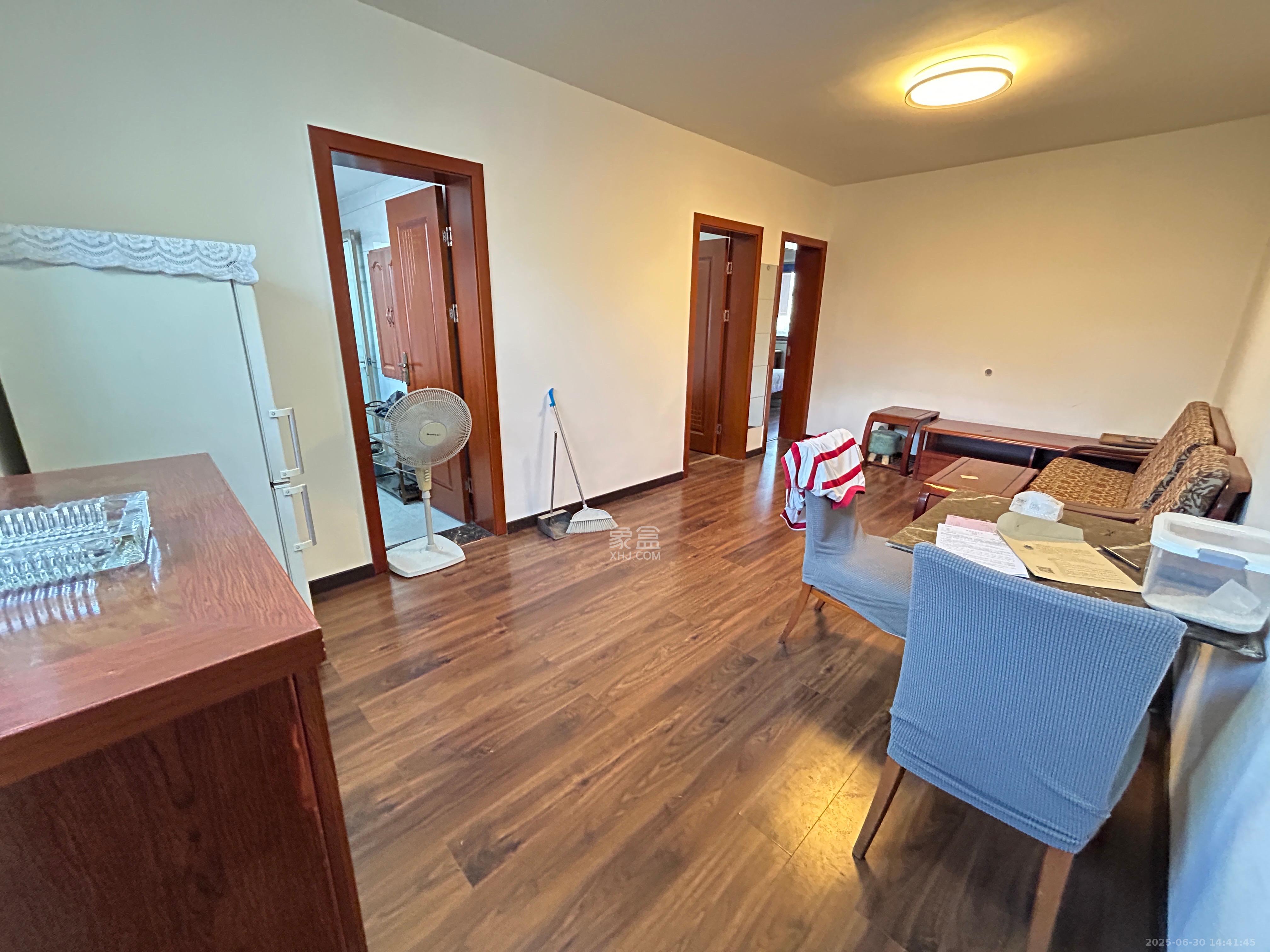 化龙池散盘 2室1厅1卫 2000.0元/月 化龙池散盘 2室1厅1卫 2000.0元/月室内图