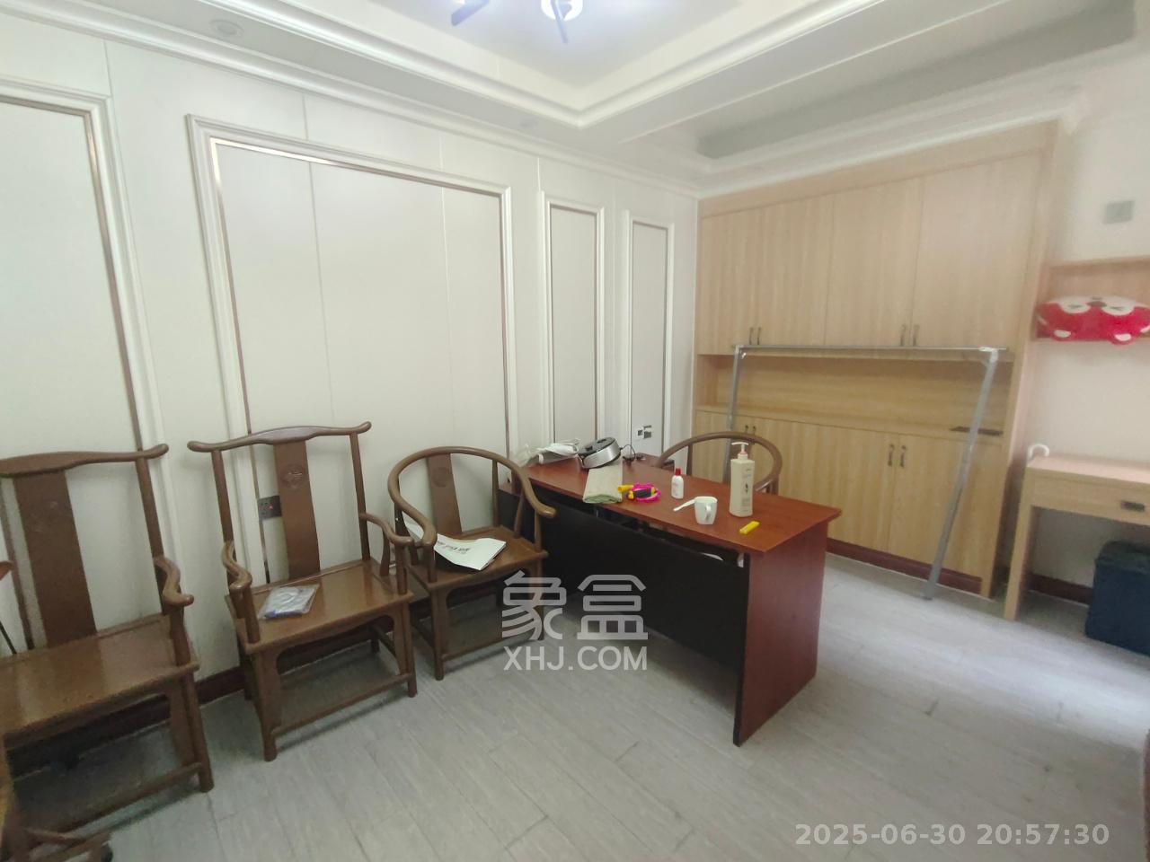 长房时代公馆  3室2厅1卫   2800.00元/月室内图