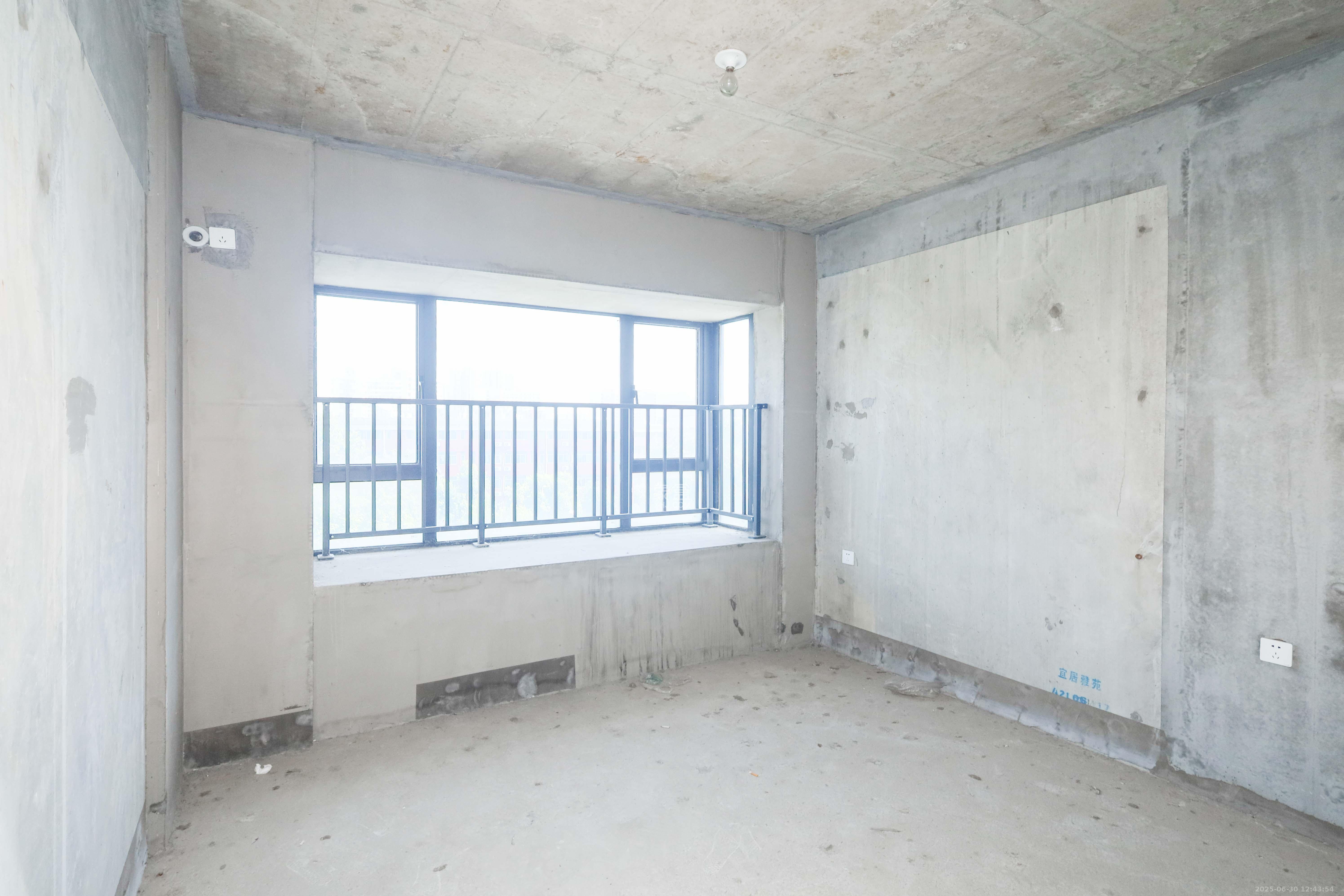 好莱城(弘德西街)  4室2厅2卫    108.0万 好莱城(弘德西街)  4室2厅2卫    108.0万卧室