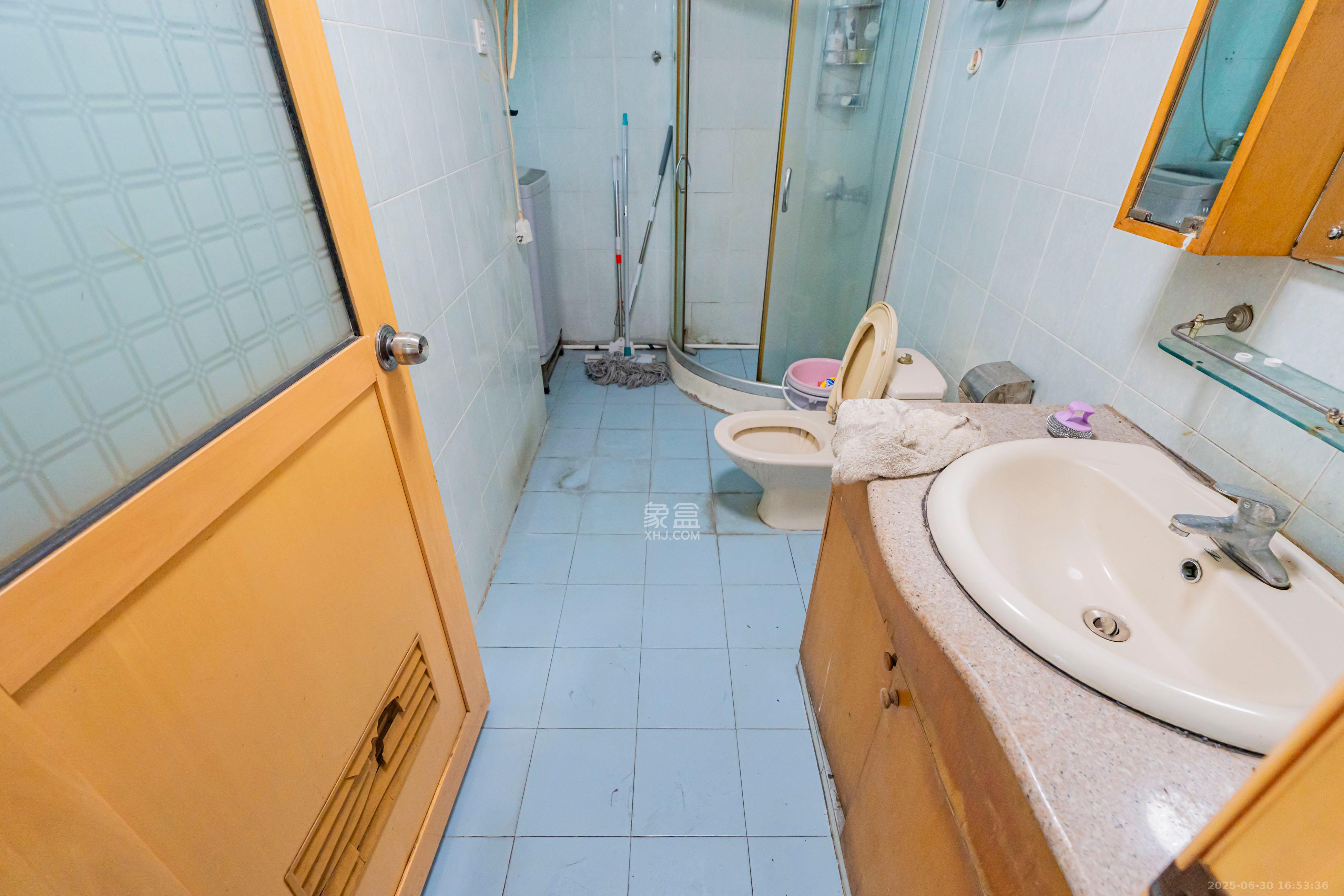 虹嘉花园（虹嘉园小区）  2室2厅1卫    76.0万卫生间